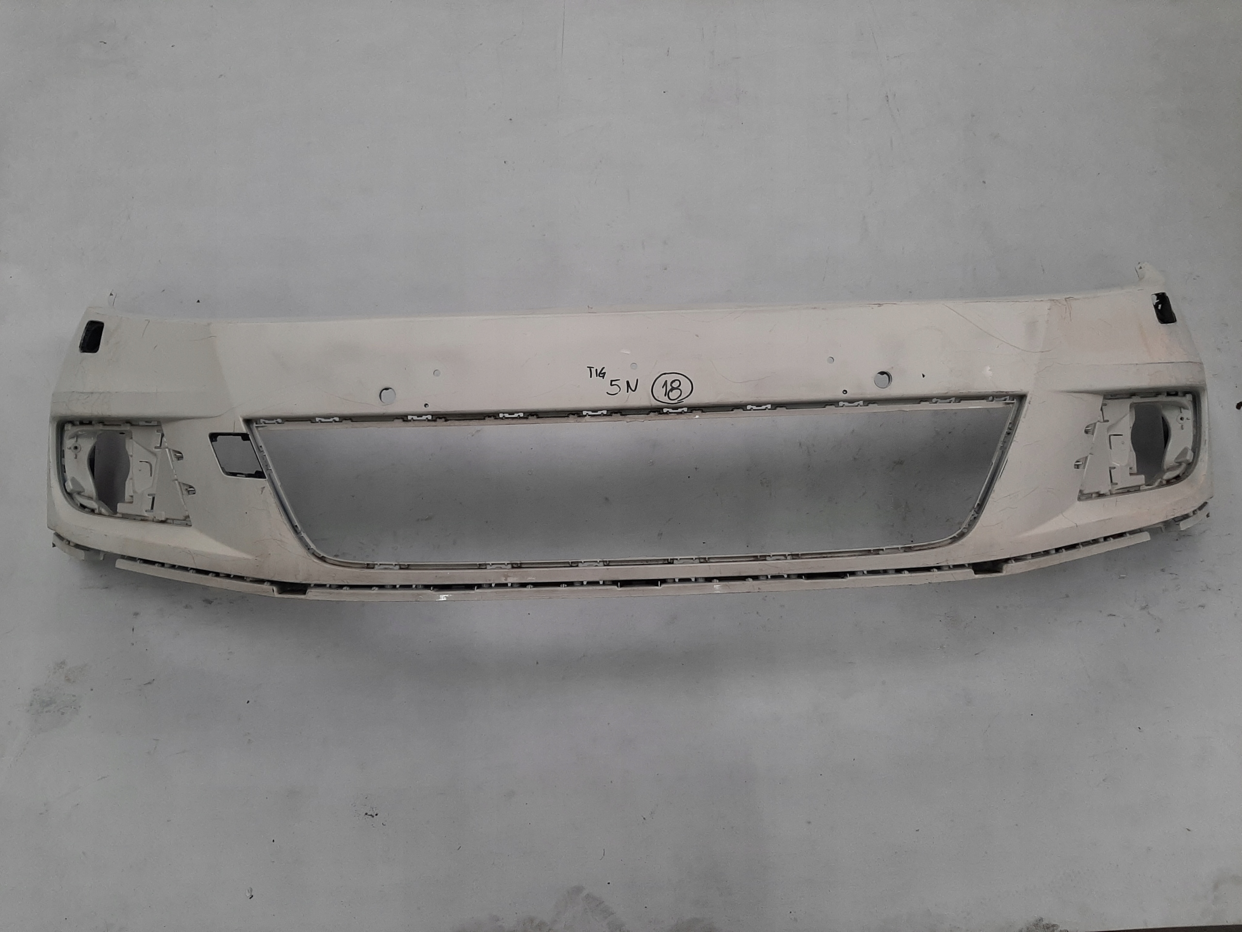 VW TIGUAN lift 5N0807221K zderzak przedni przód