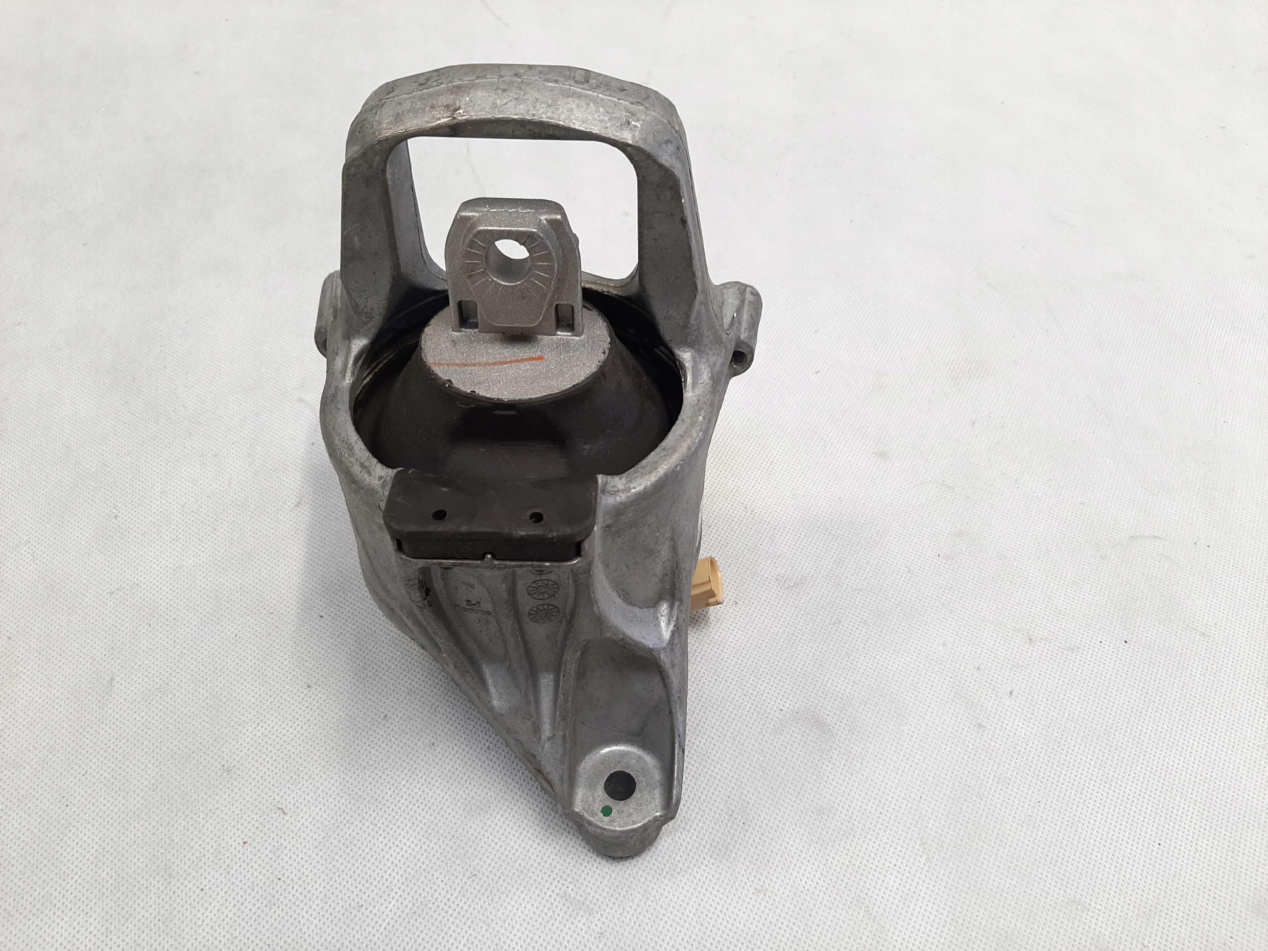 Audi A4 A5 Łapa Mocowanie Silnika Poduszka Silentblock 8W0199371BF