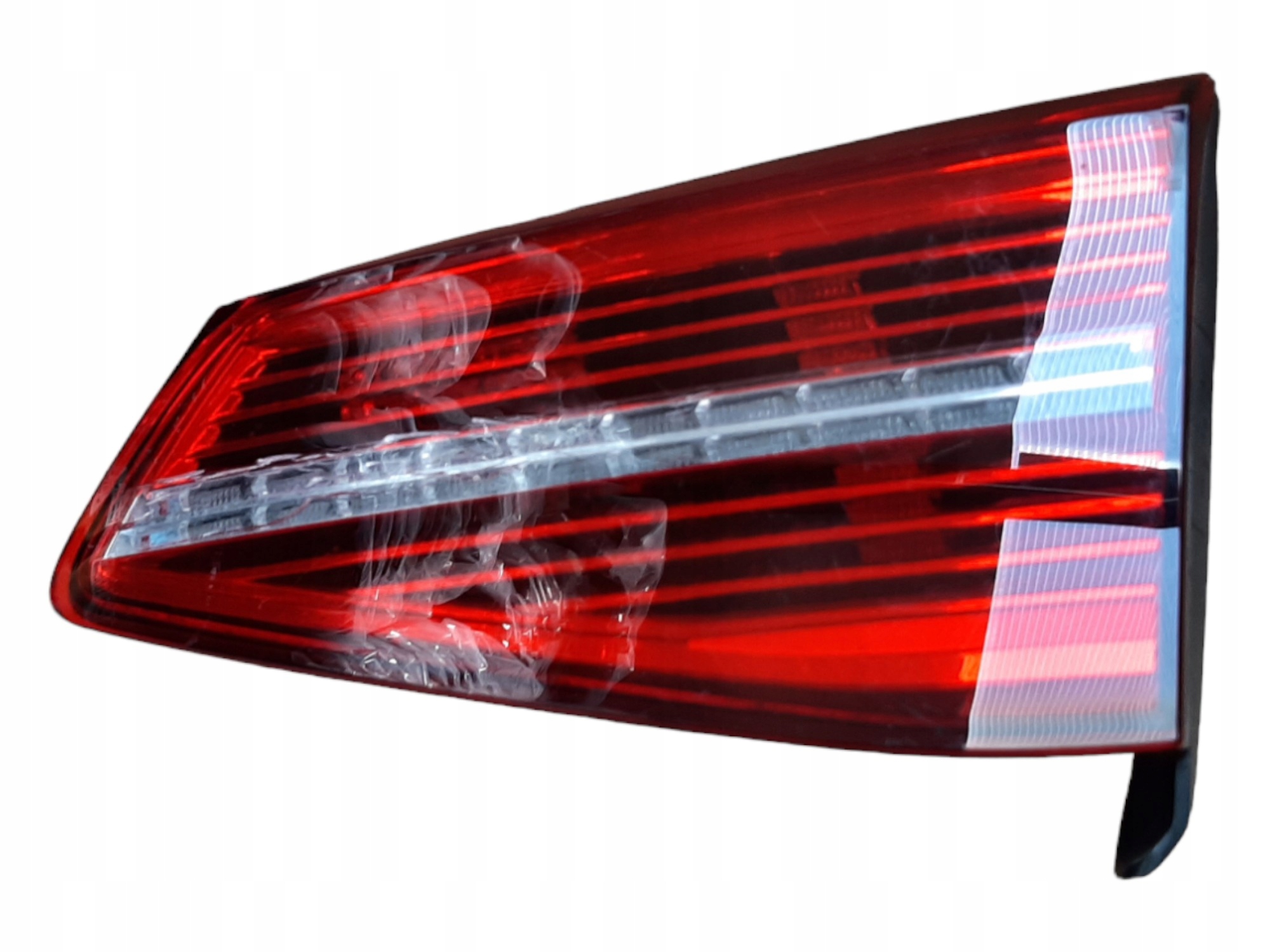 VW PASSAT B8 VARIANT LAMPA TYLNA LED PRAWA WEWNĘTRZNA 3G9945308A