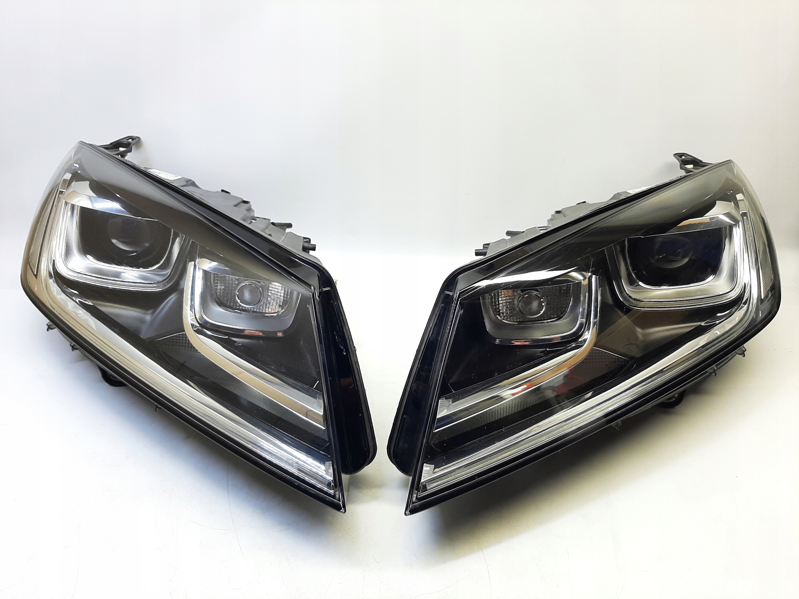 VW TOUAREG REFLEKTORY L+P 7P1941033A 7P1941034A