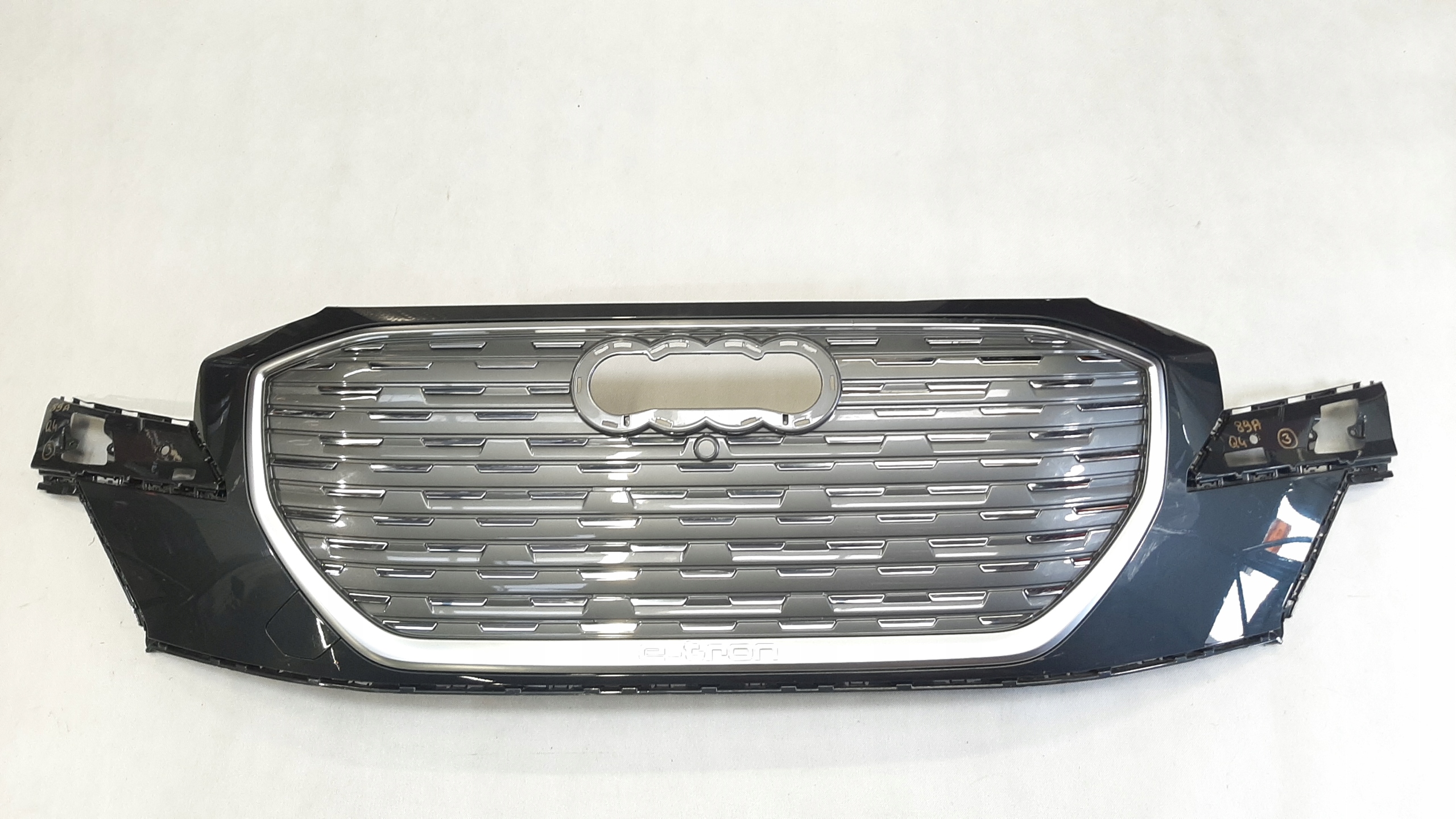 AUDI Q4 E-TRON GRILL ATRAPA 89A807725A