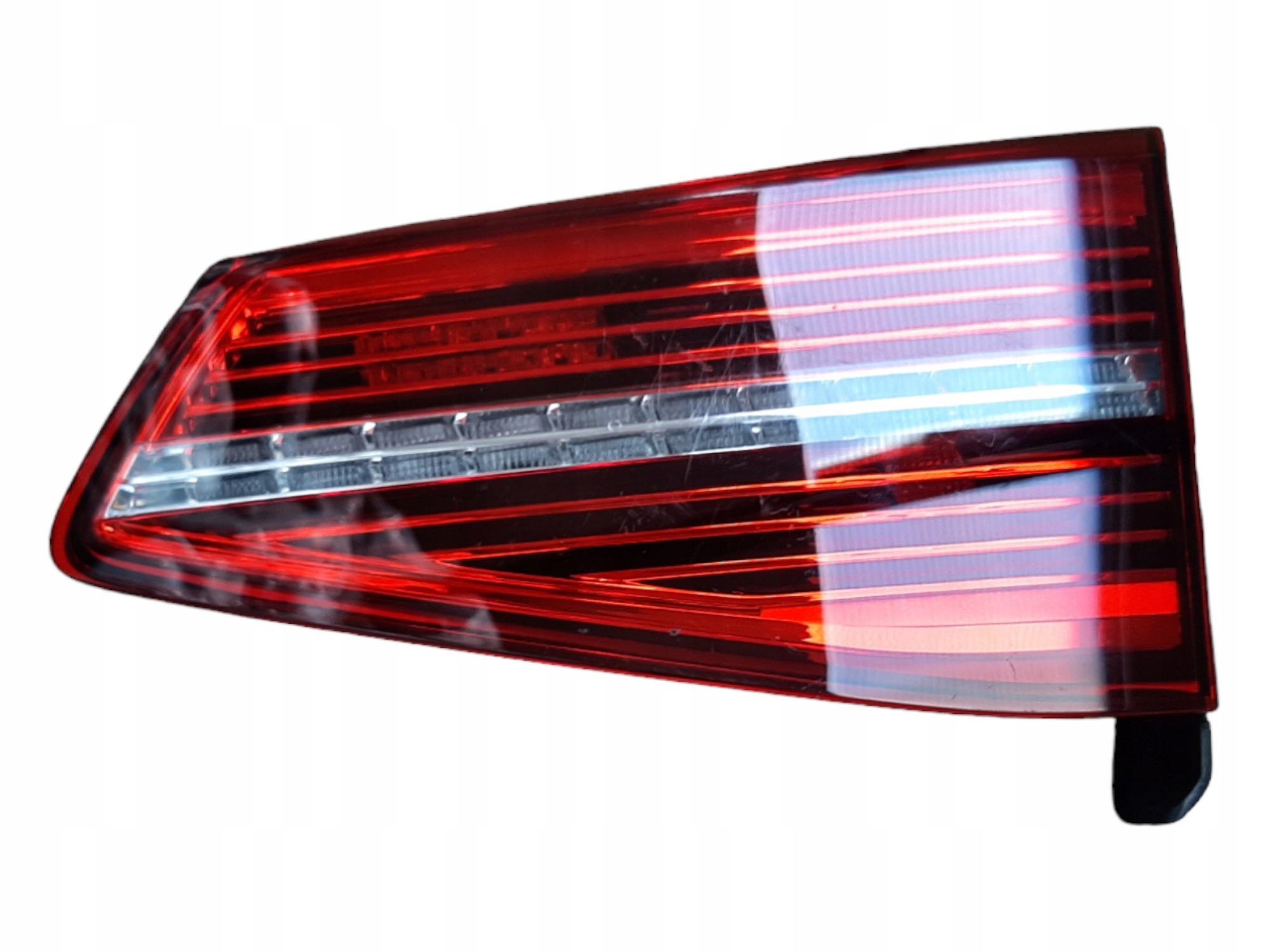 VW PASSAT B8 VARIANT LAMPA TYLNA LED PRAWA WEWNĘTRZNA 3G9945308E