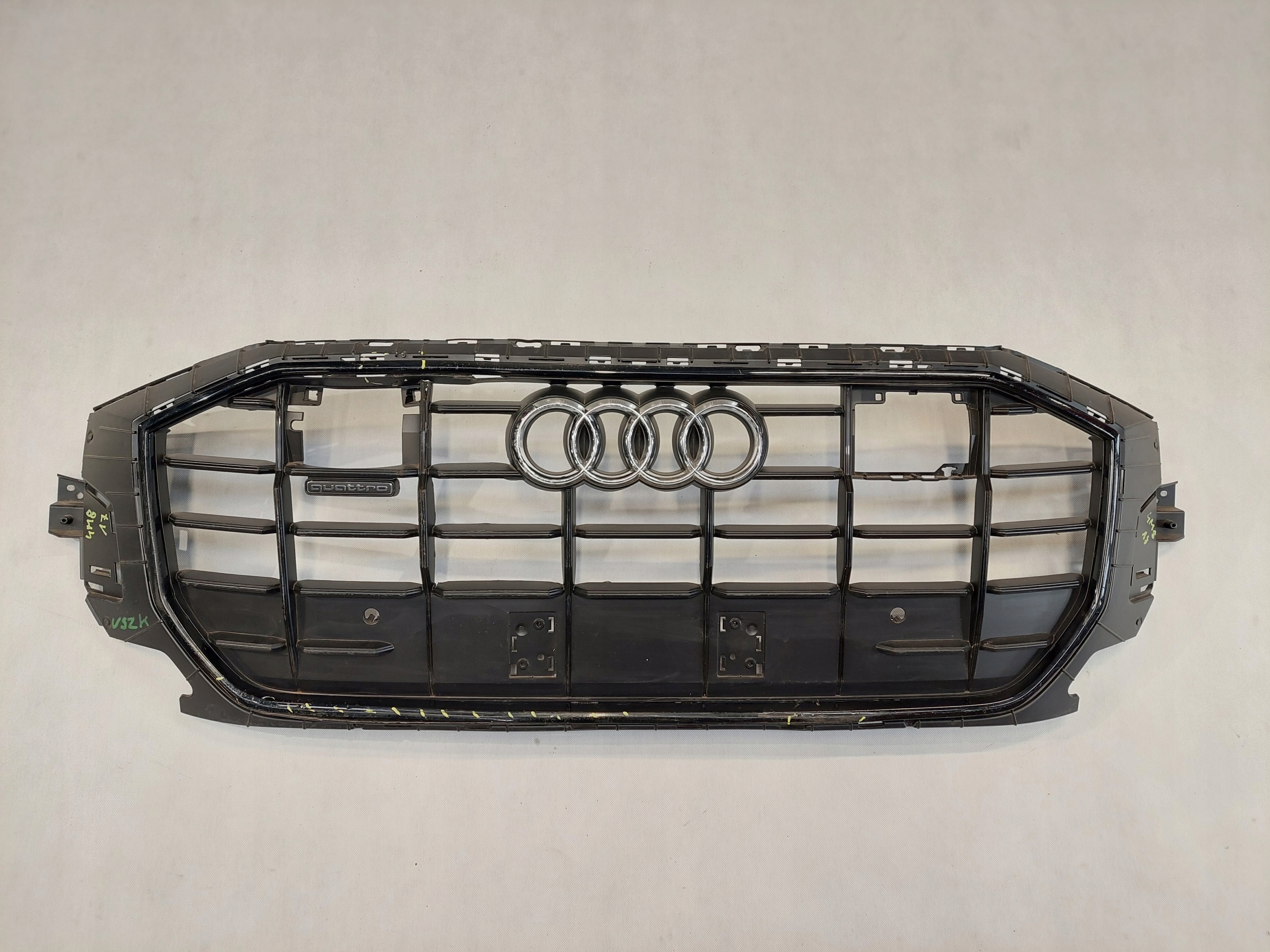 Audi Q8 4M8853651AF AG AH Atrapa Grill Przód