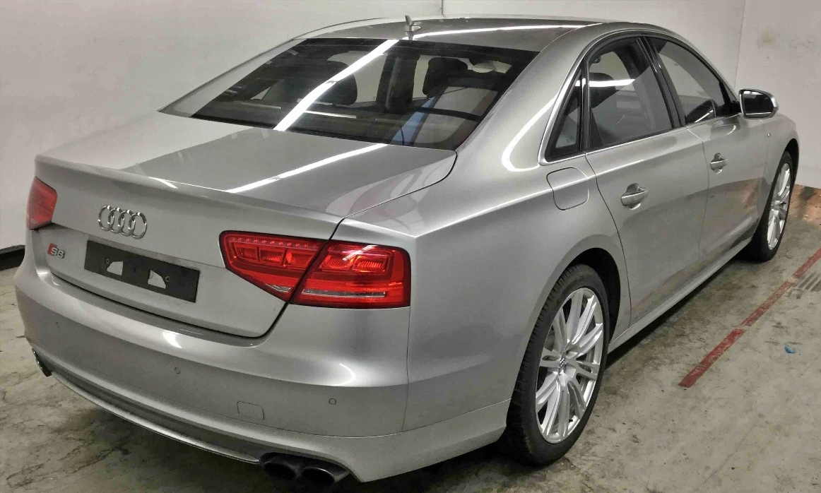 Audi S8 A8 D4 4H Drzwi prawe tył LX7T