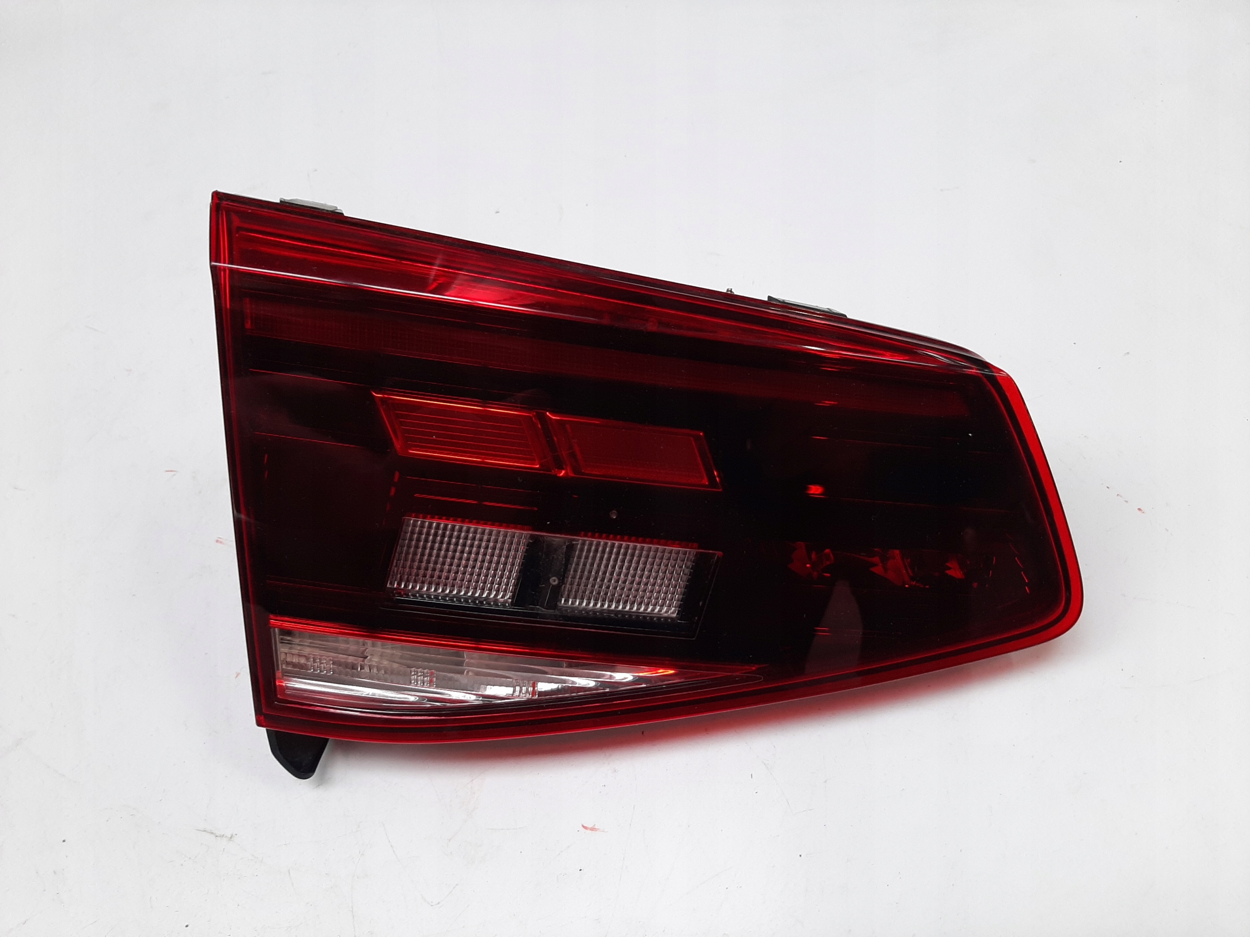 VW PASSAT B8 VARIANT LIFT 19- LAMPA KLAPY LED ANIMACJA LEWY TYŁ 3G9945093K