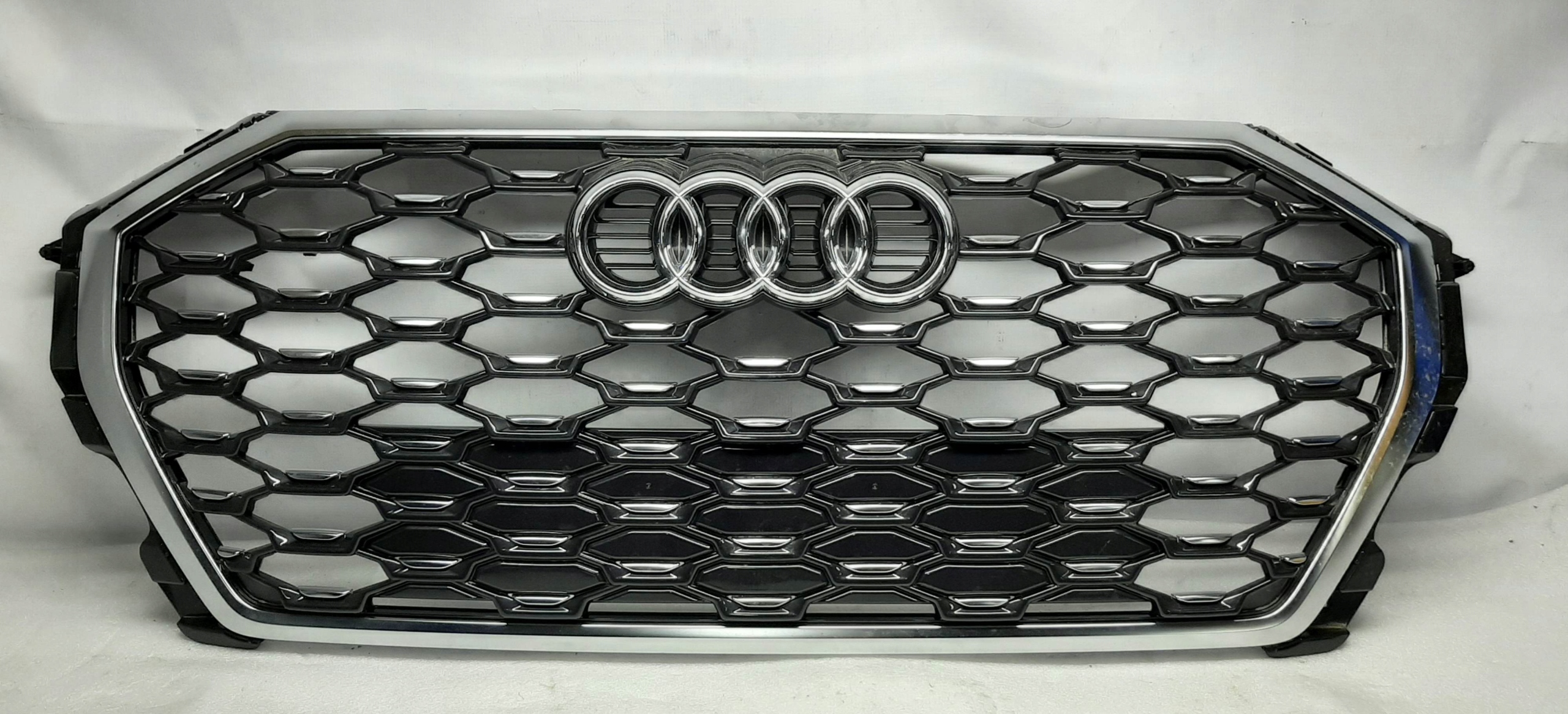 Audi Q3 S-Line Atrapa Grill 83F853651 A B C NOWA