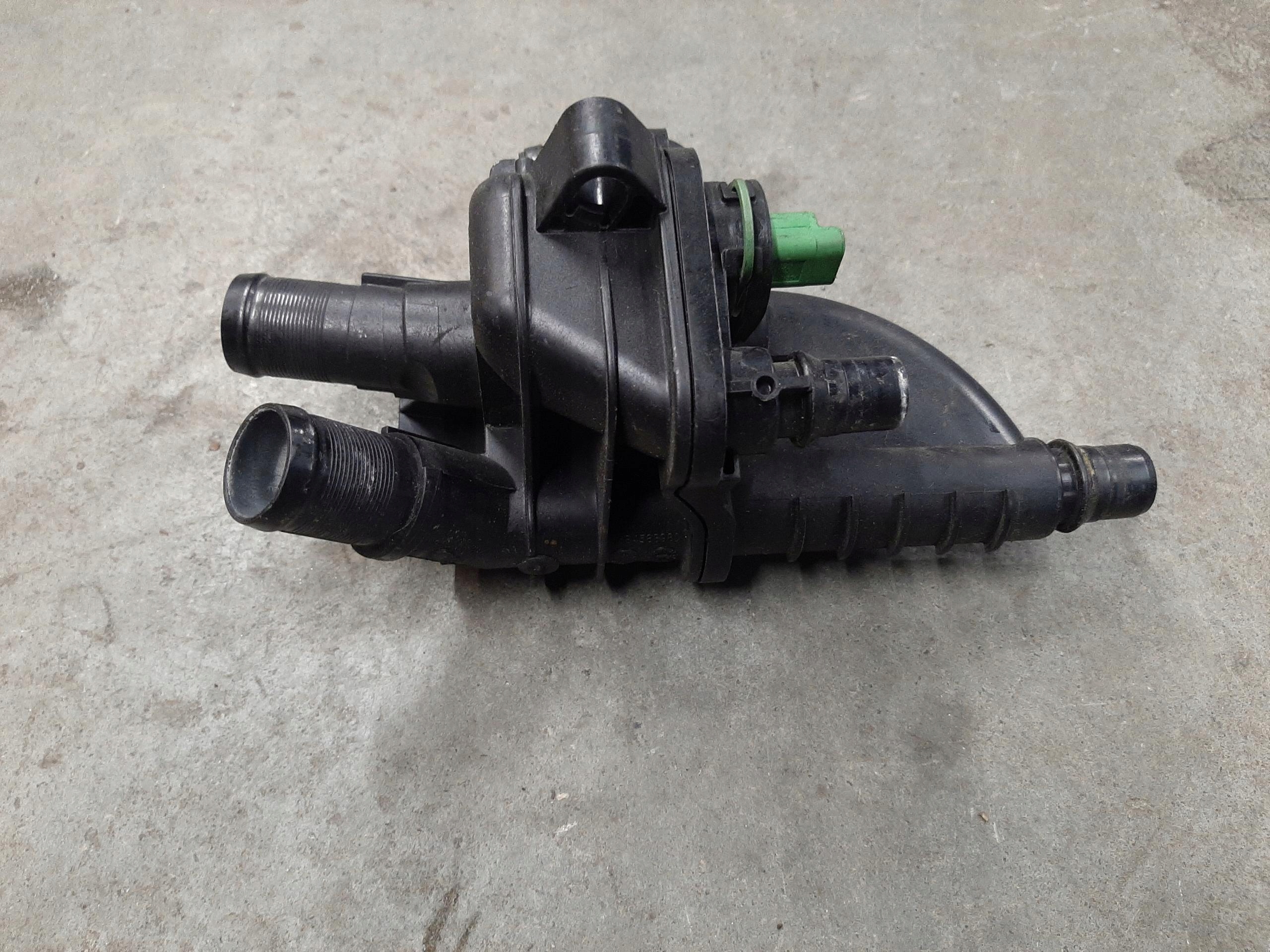 Citroen 1.6 HDI 8v e-HDI Obudowa termostatu 9684588980