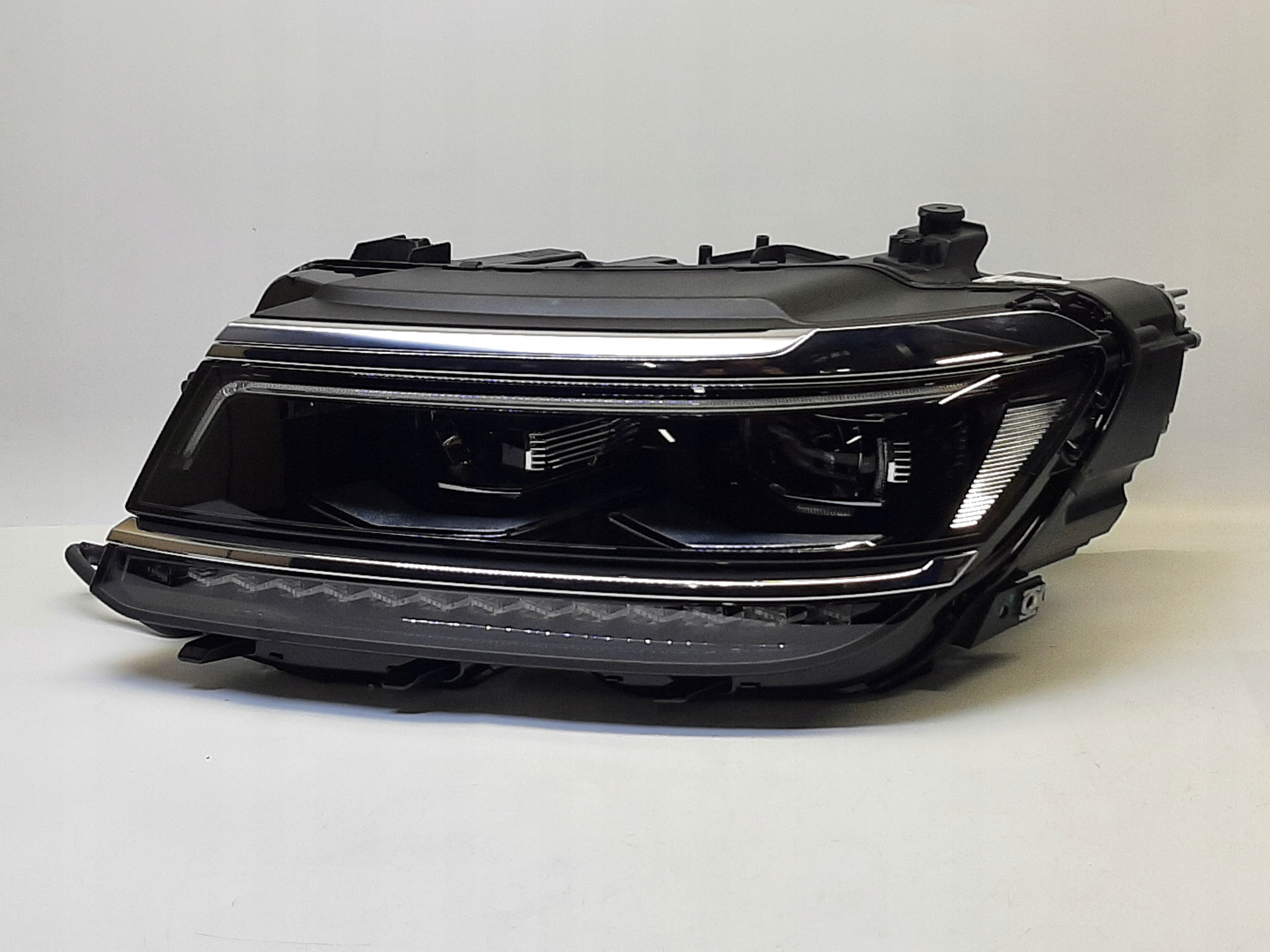 VW Tiguan II Reflektor Lampa Full Led LEWA 5NB941081A