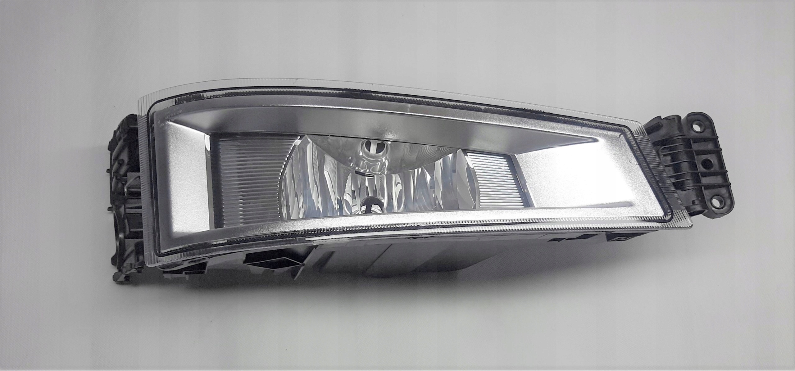 Volvo FH4 Halogen prawy lampa 703.01.151R nowa oryginał