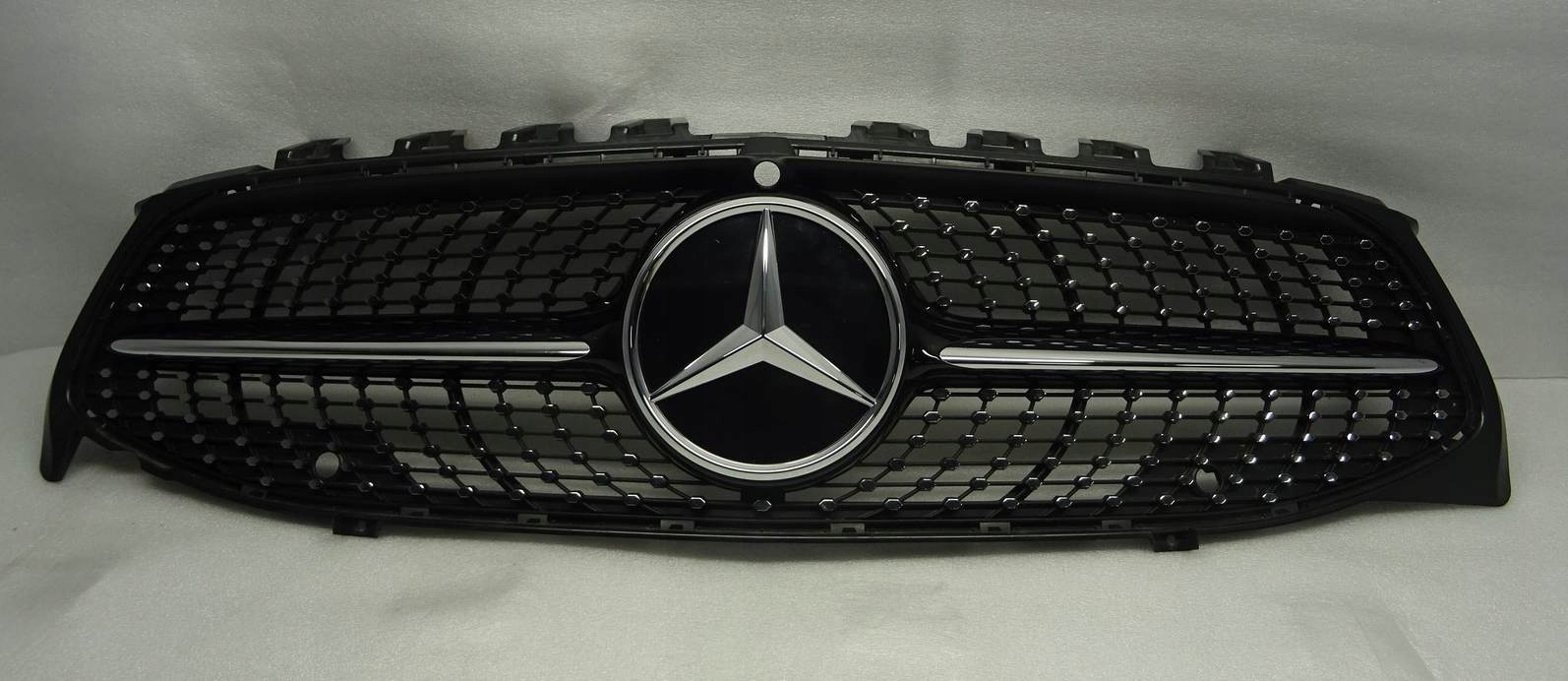 Mercedes-Benz CLA Grill Atrapa NOWA A1188880200