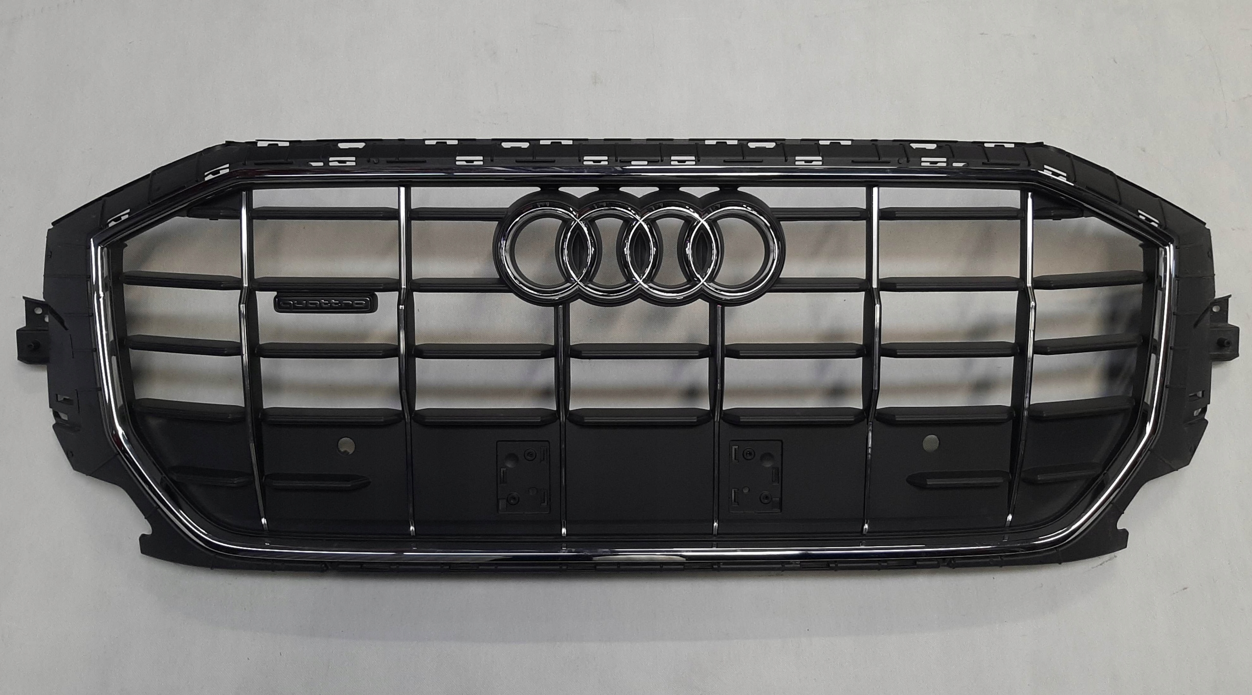 Audi Q8 Atrapa Grill 4M8853651 A C