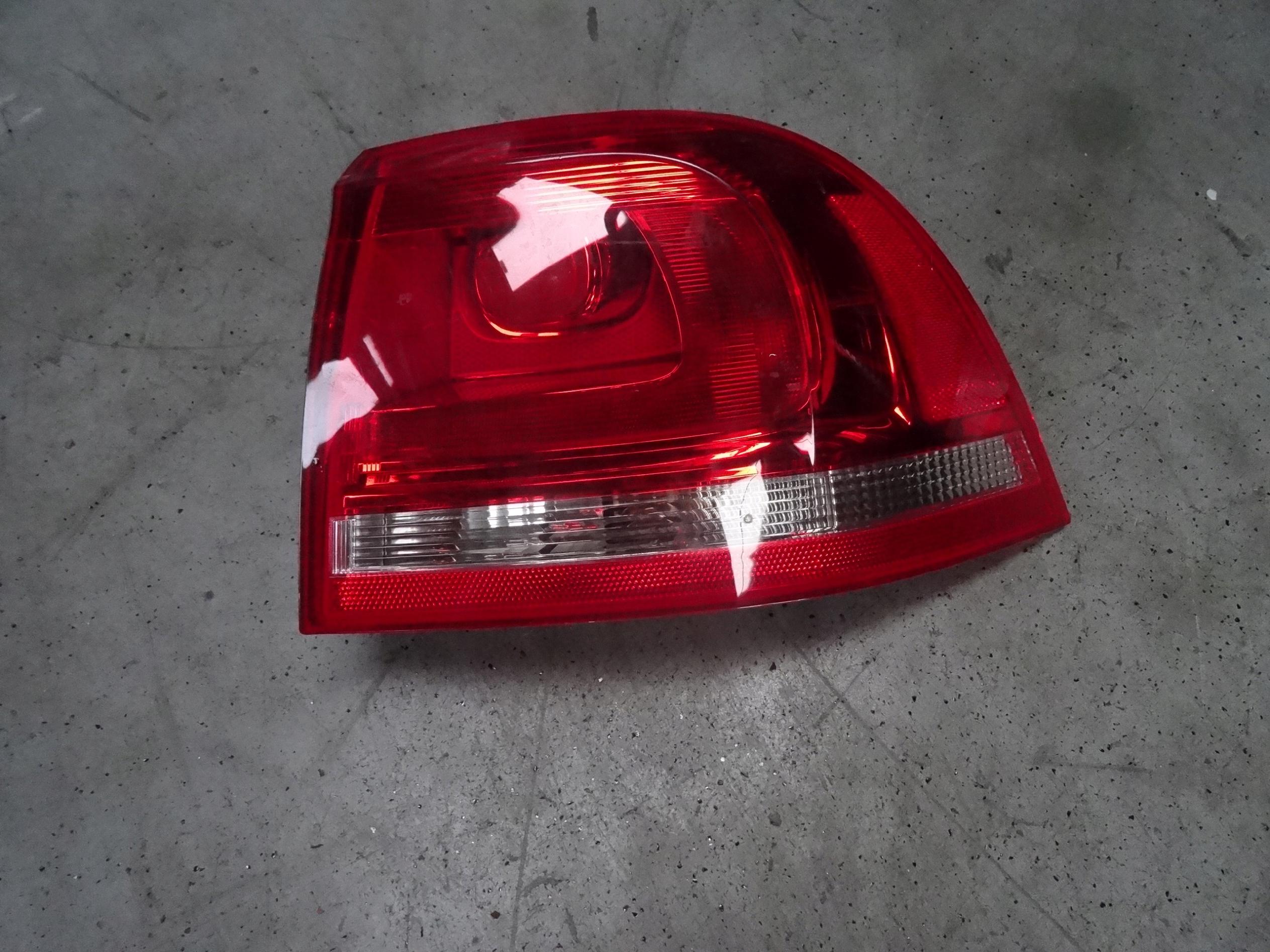 VW TOUAREG II LAMPA PRAWA TYLNA 7P6945096D 2010/2014