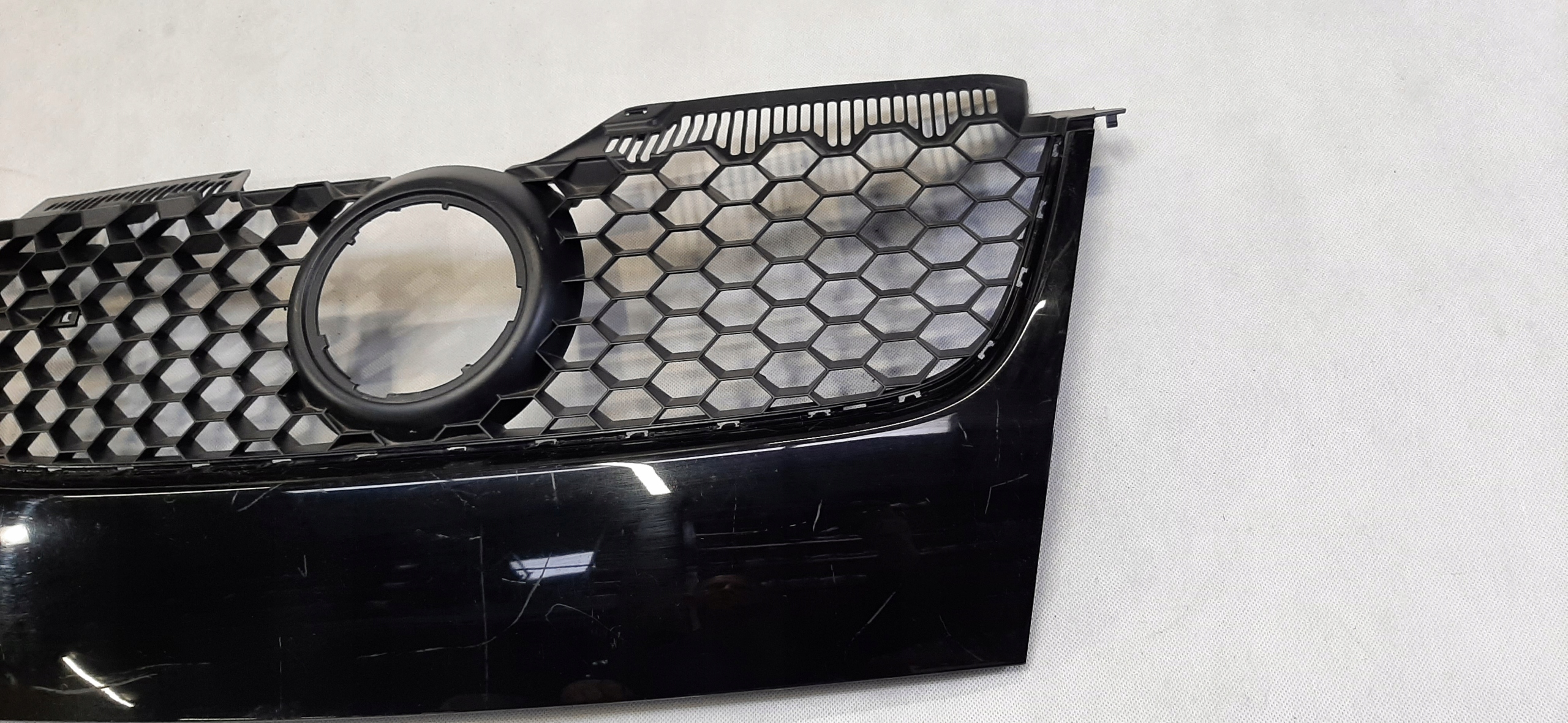 VW GOLF GT GTI JETTA ATRAPA GRILL 1K0853651E F H G front