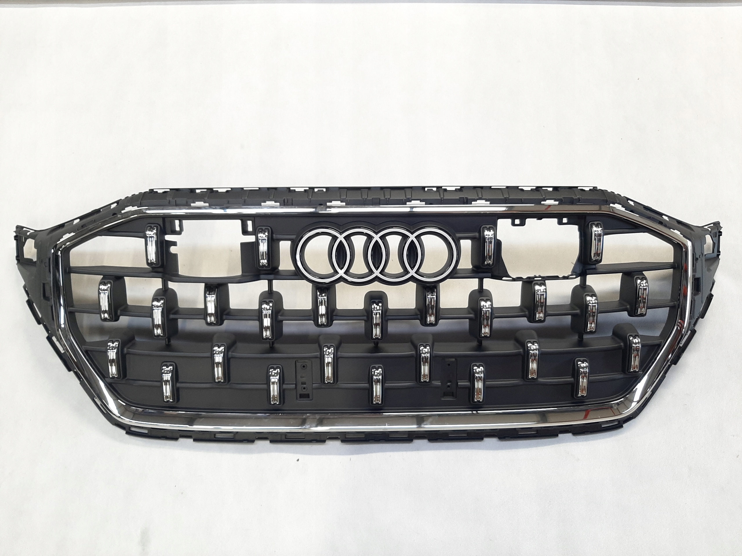 AUDI Q8 2024 S-LINE ATRAPA GRILL 4M8853651BQ CG NOWA