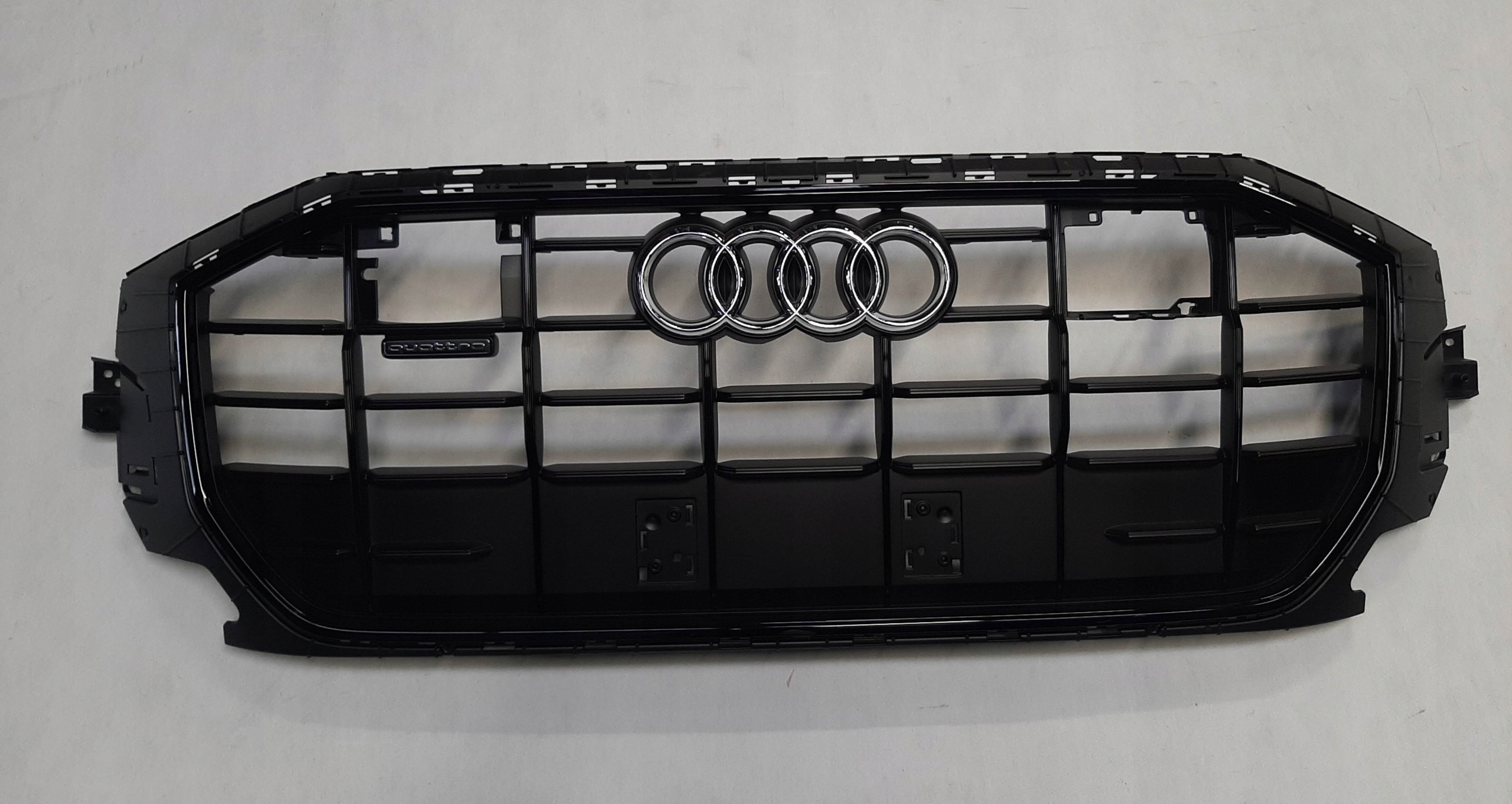 Audi Q8 Atrapa Grill 4M8853651 AF AG AH