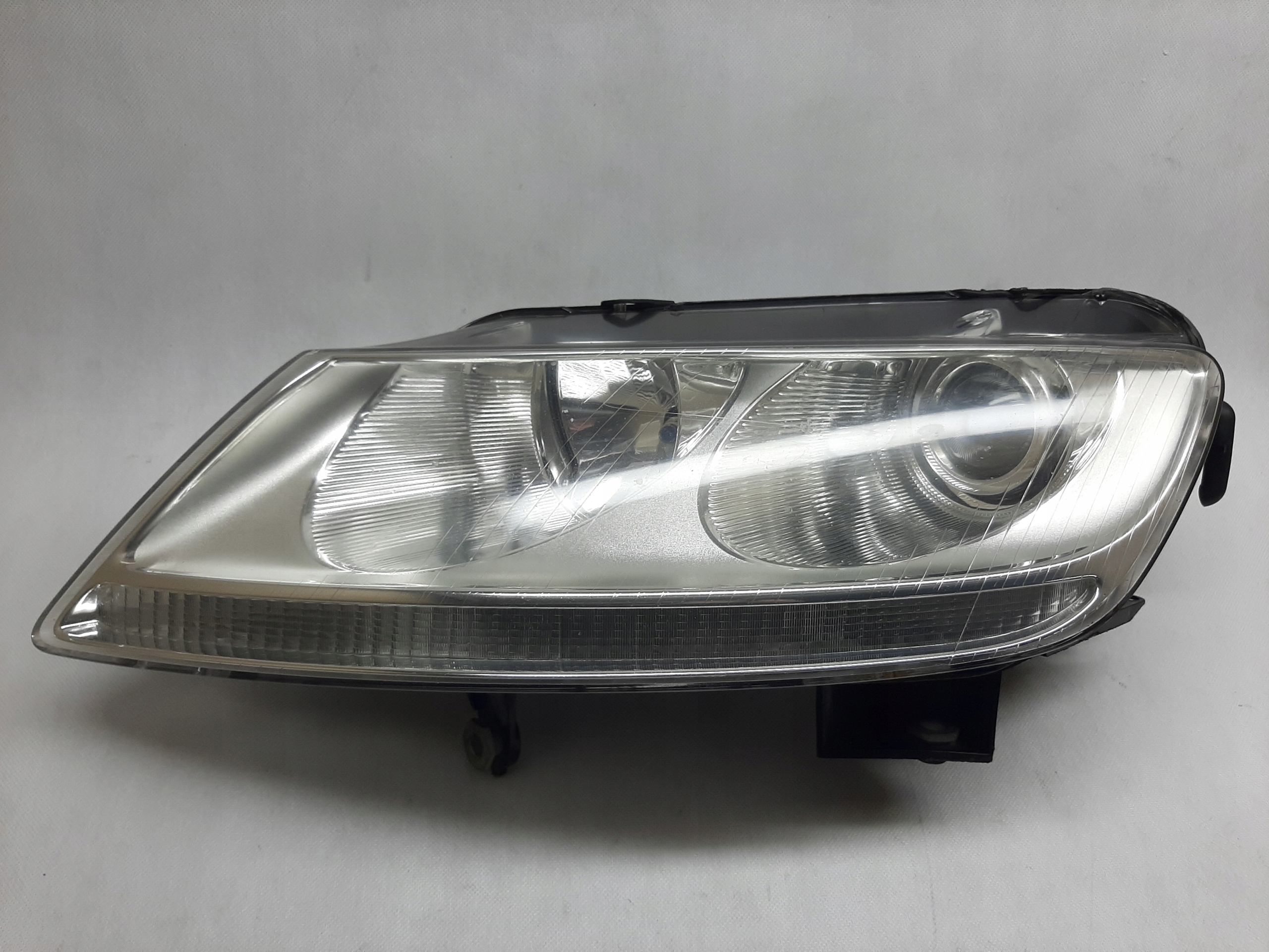 VW Phaeton Lampa Reflektor Xenon lewy 3D1941015H