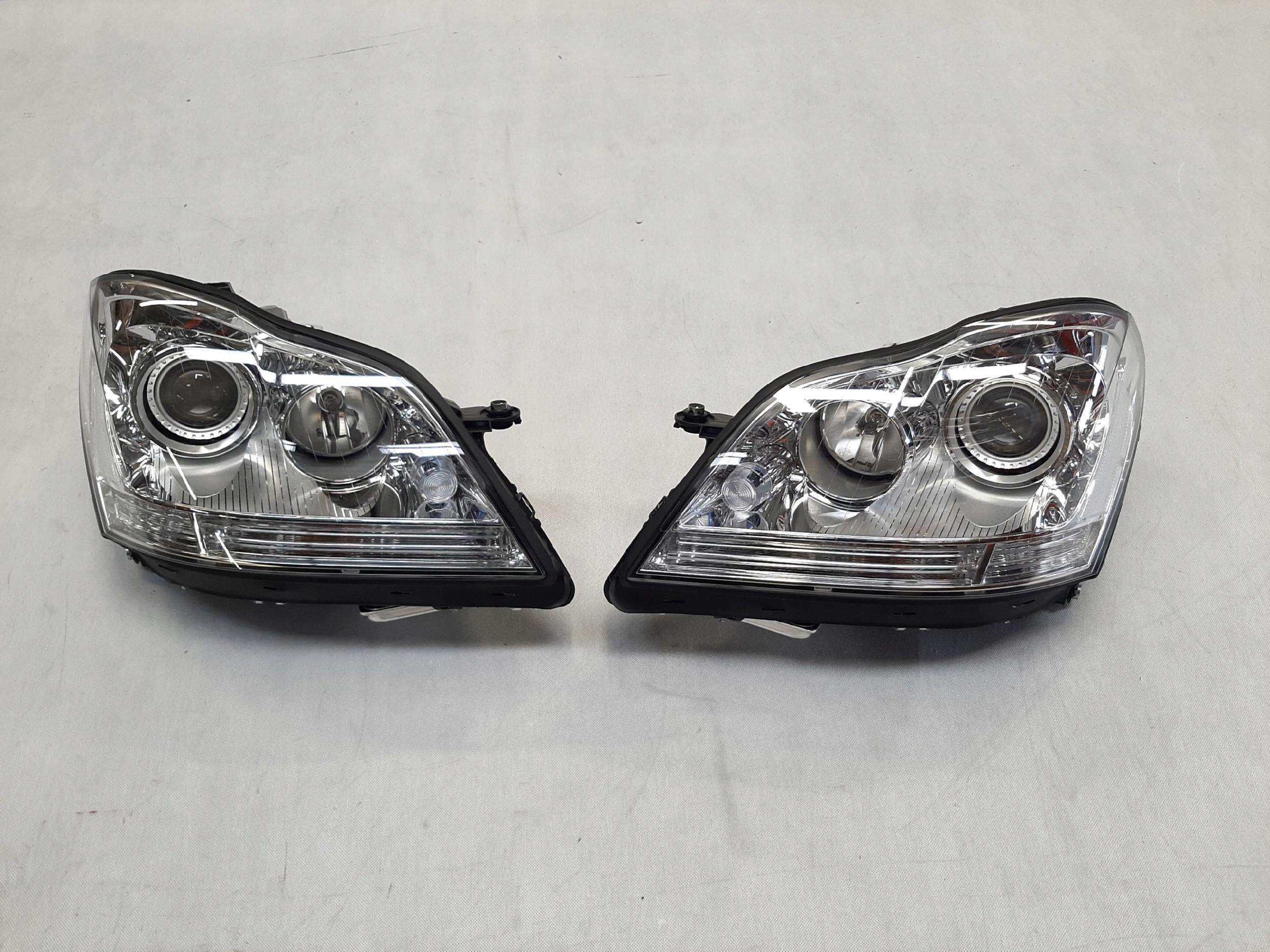 Mercedes ML W164 Reflektor Lampa Xenon KOMPLET A1648205159 A1648205259