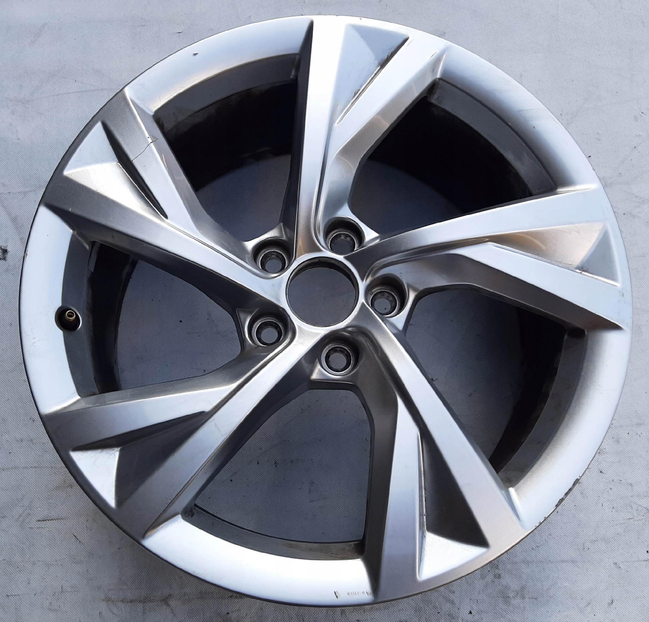 Audi A4 B9 A5 Alufelga Felga 18" 8W0601025EJ