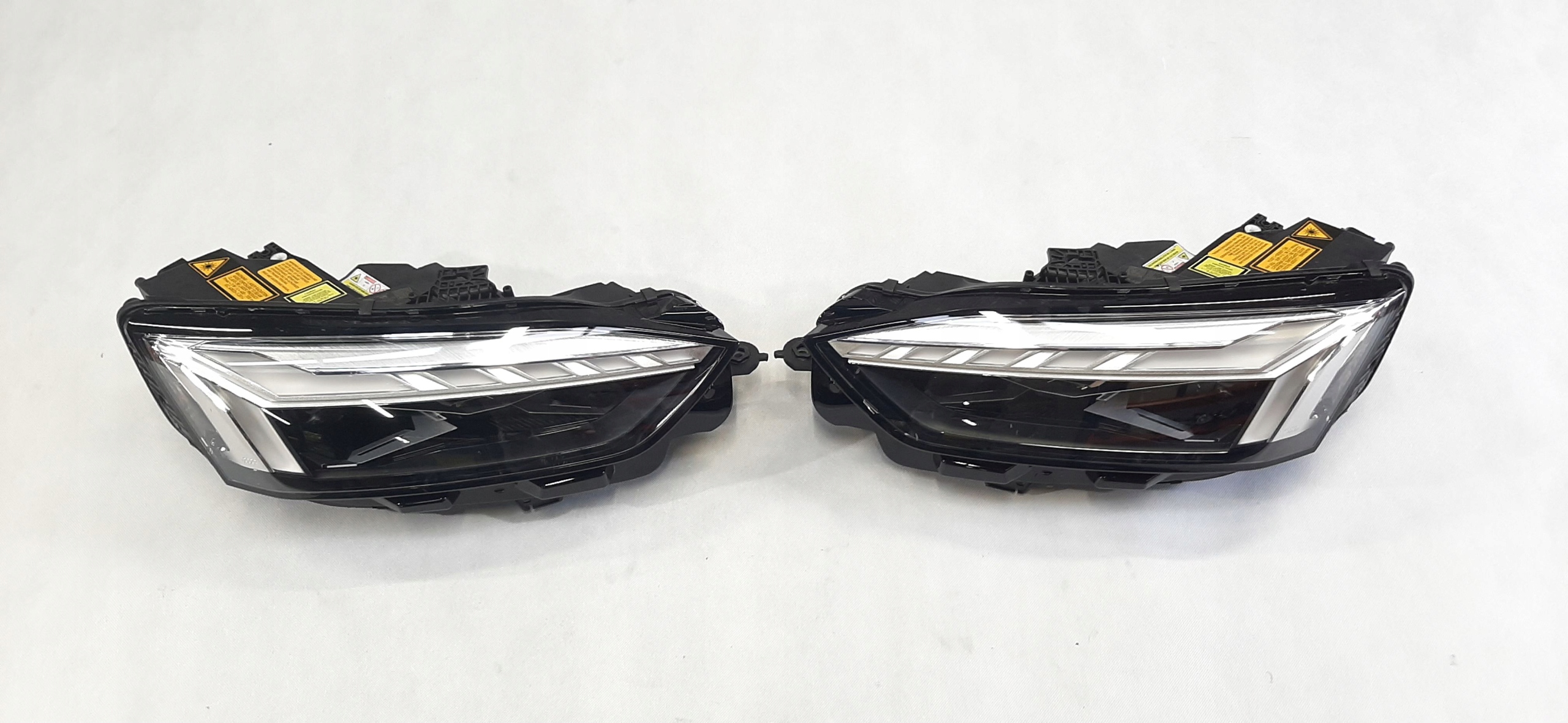 AUDI A5 S5 RS5 REFLEKTOR LAMPA 8W6941086 8W6941085 nowe komplet