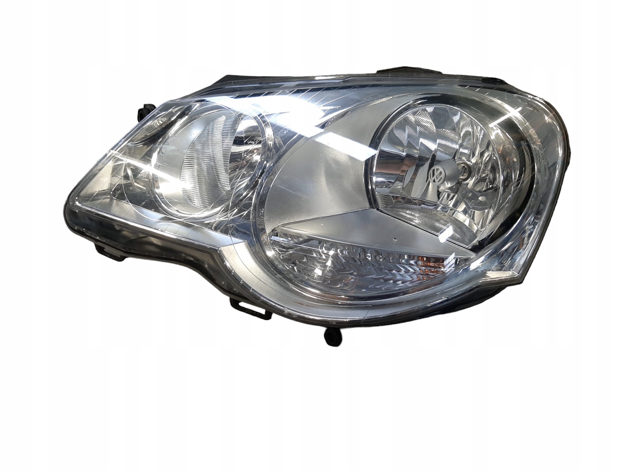 VW POLO REFLEKTOR LAMPA PRZÓD LEWY HELLA 6Q1941007AR