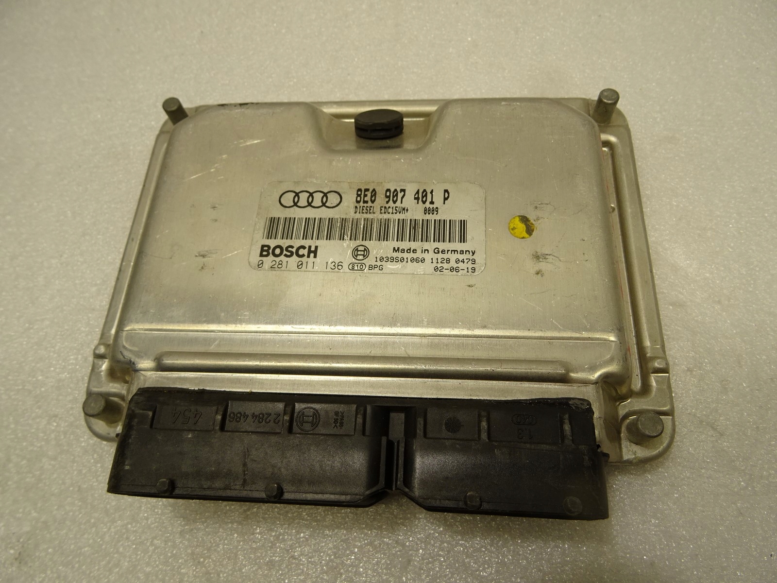 AUDI A4 B6 A6 C5 KOMPUTER SILNIKA 8E0907401P 0281011136 bosch