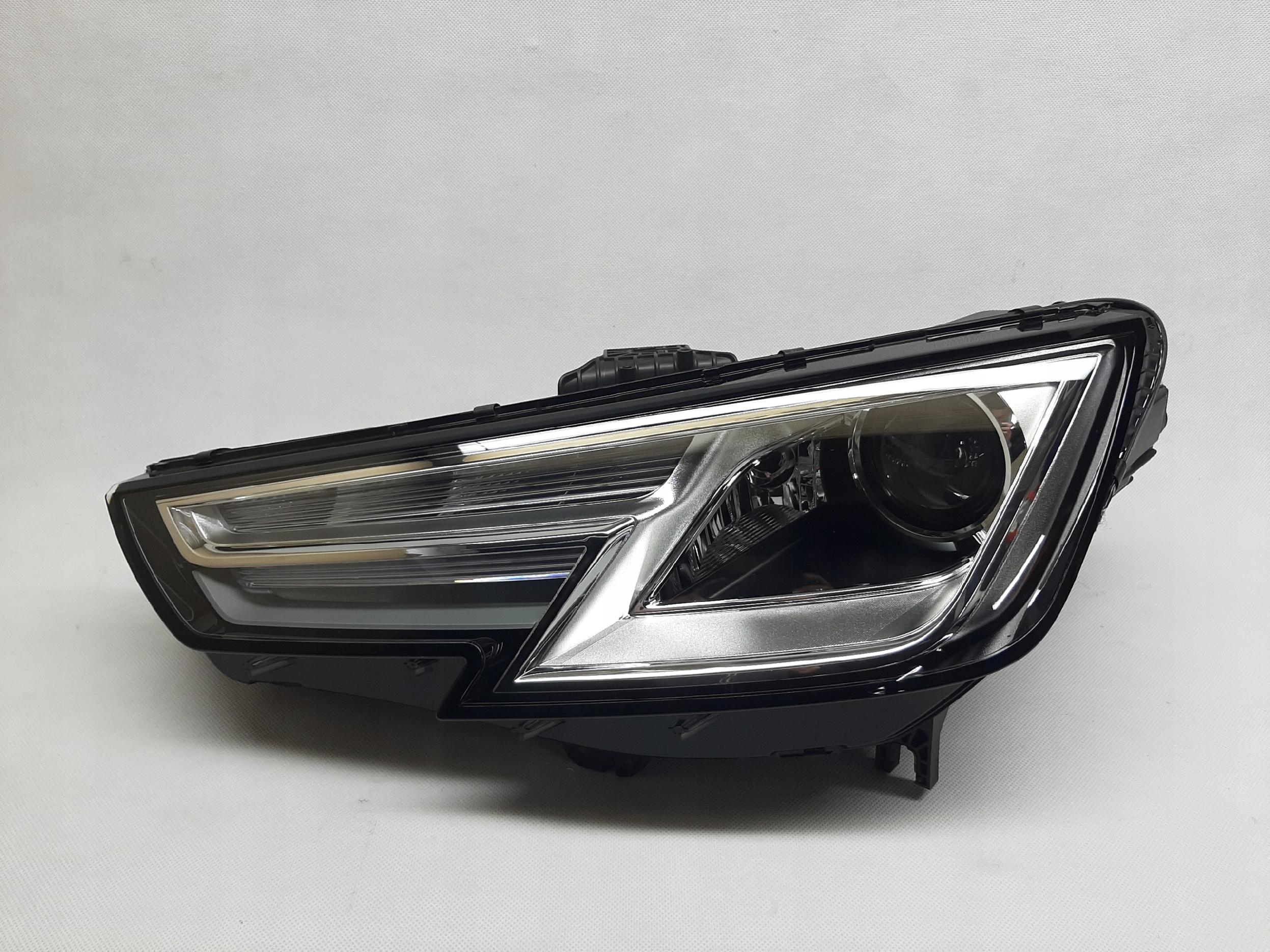 Audi A4 B9 Lampa lewa Reflektor Xenon 8W0941005