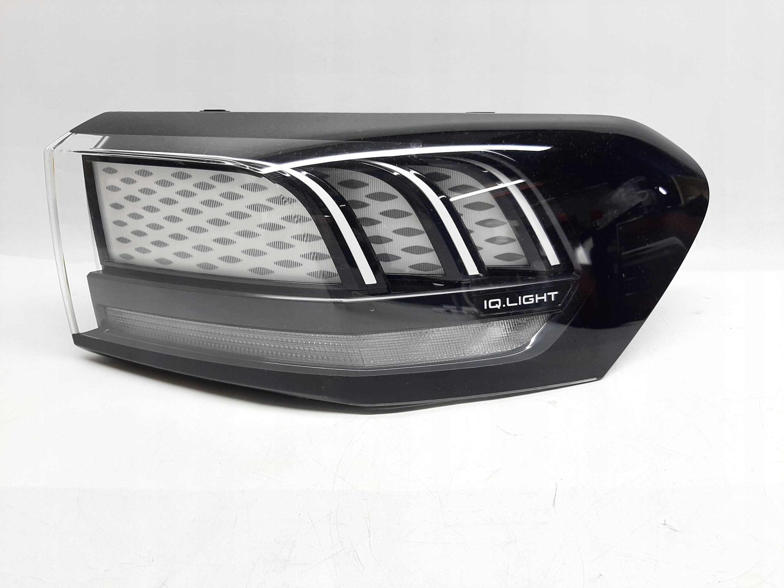 VW ID.7 TOURER ID.7 LIFTBACK 2023- LAMPA IQ LIGHT PRAWY TYŁ 14B945208A