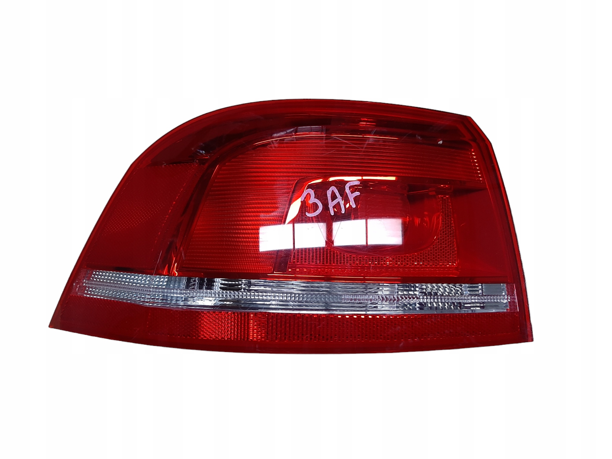 VW PASSAT B7 LAMPA TYLNA ZWYKŁA LEWA 3AF945095C