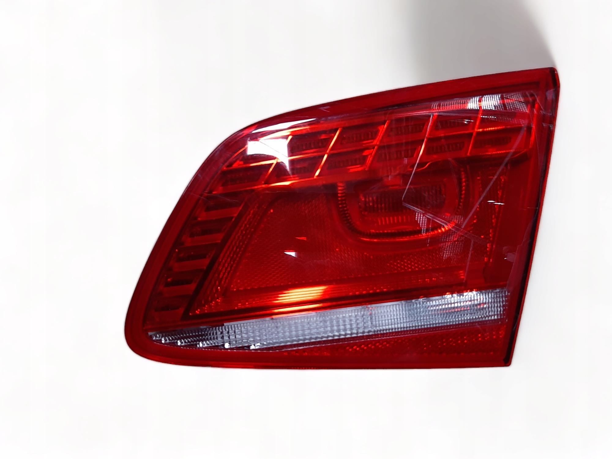 VW PASSAT B7 LAMPA TYLNA LED PRAWA 3AE945308D