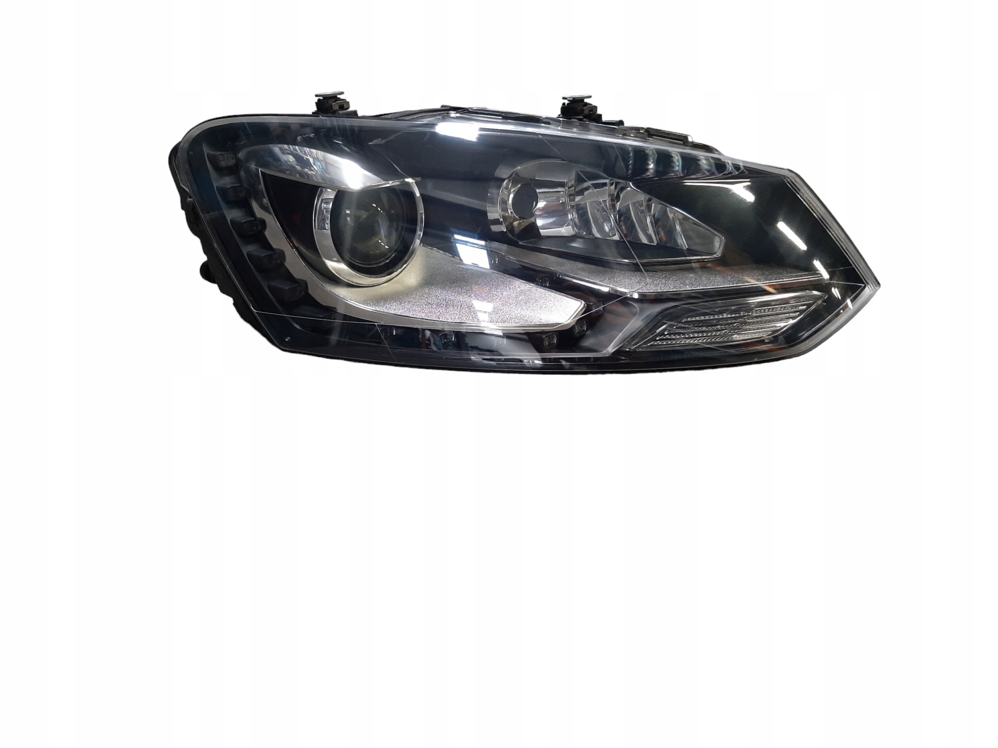 VW POLO 2008-2012 REFLEKTOR LAMPA PRZÓD PRAWY 6R1941032D