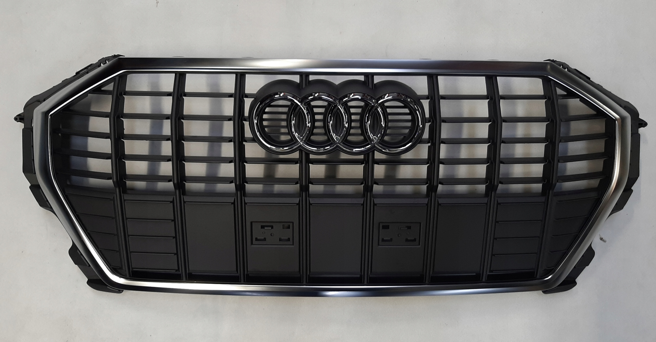 Audi Q3 Atrapa Grill 83A853651 A NOWA