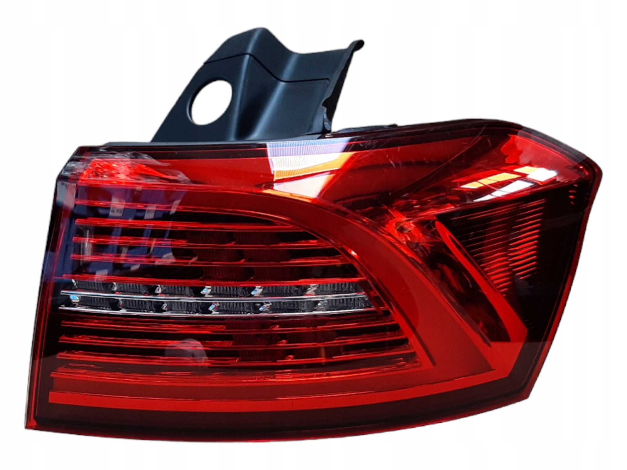 VW PASSAT B8 VARIANT LAMPA TYLNA LED PRAWA ZEWNĘTRZNA 3G9945208