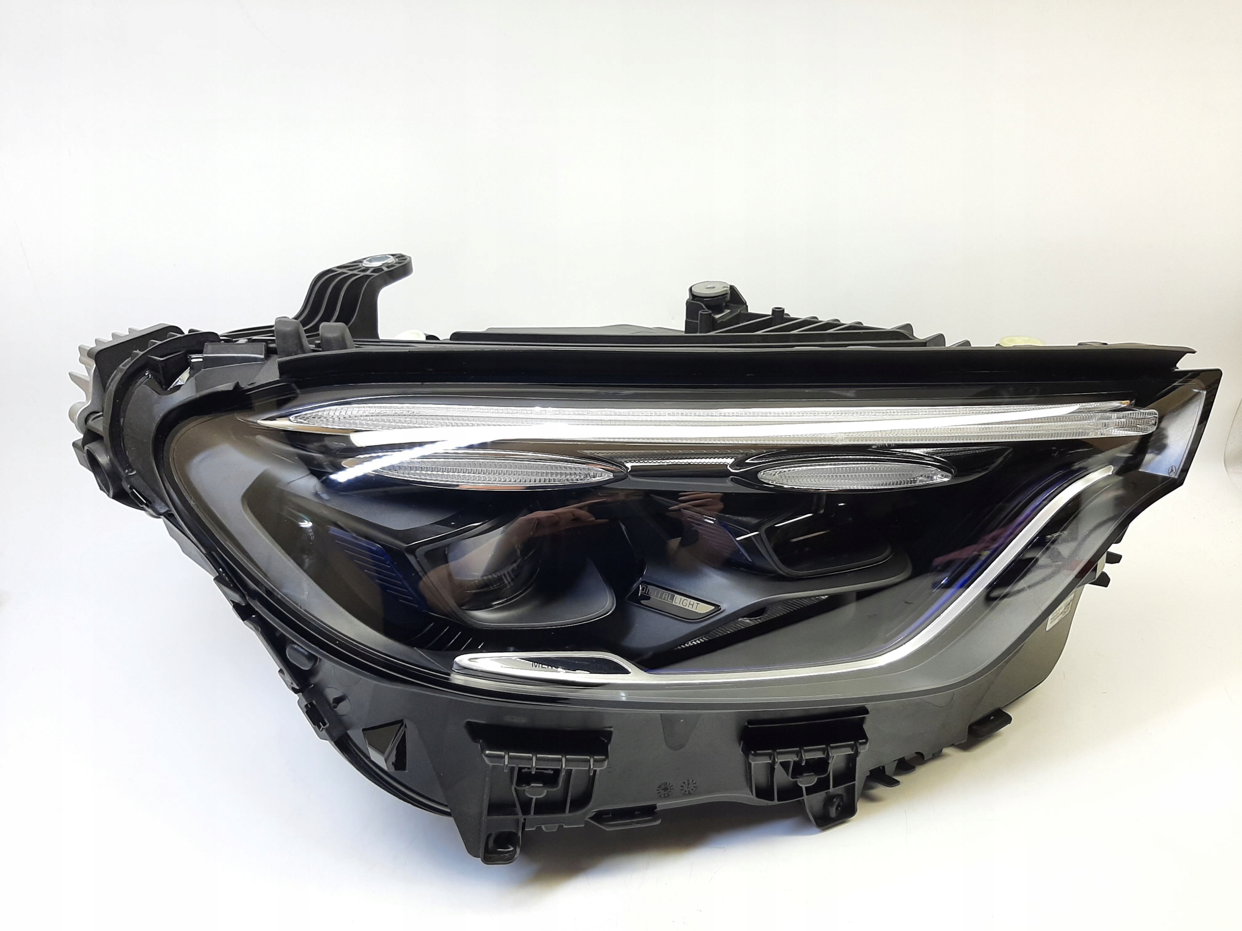 MERCEDES GLC REFLEKTOR LAMPA PRAWA A2549062602