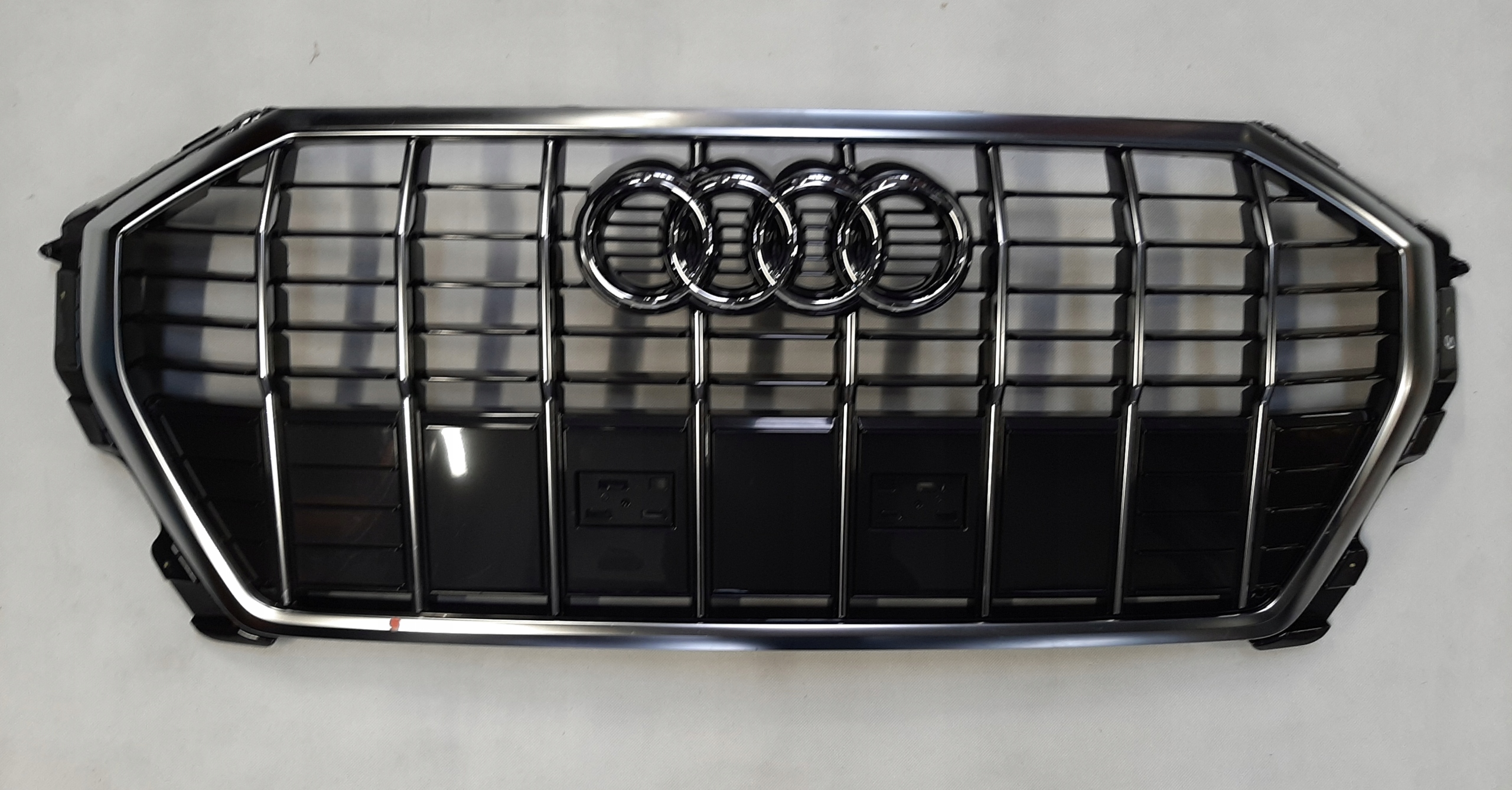 Audi Q3 Atrapa Grill 83A853651 E F NOWA