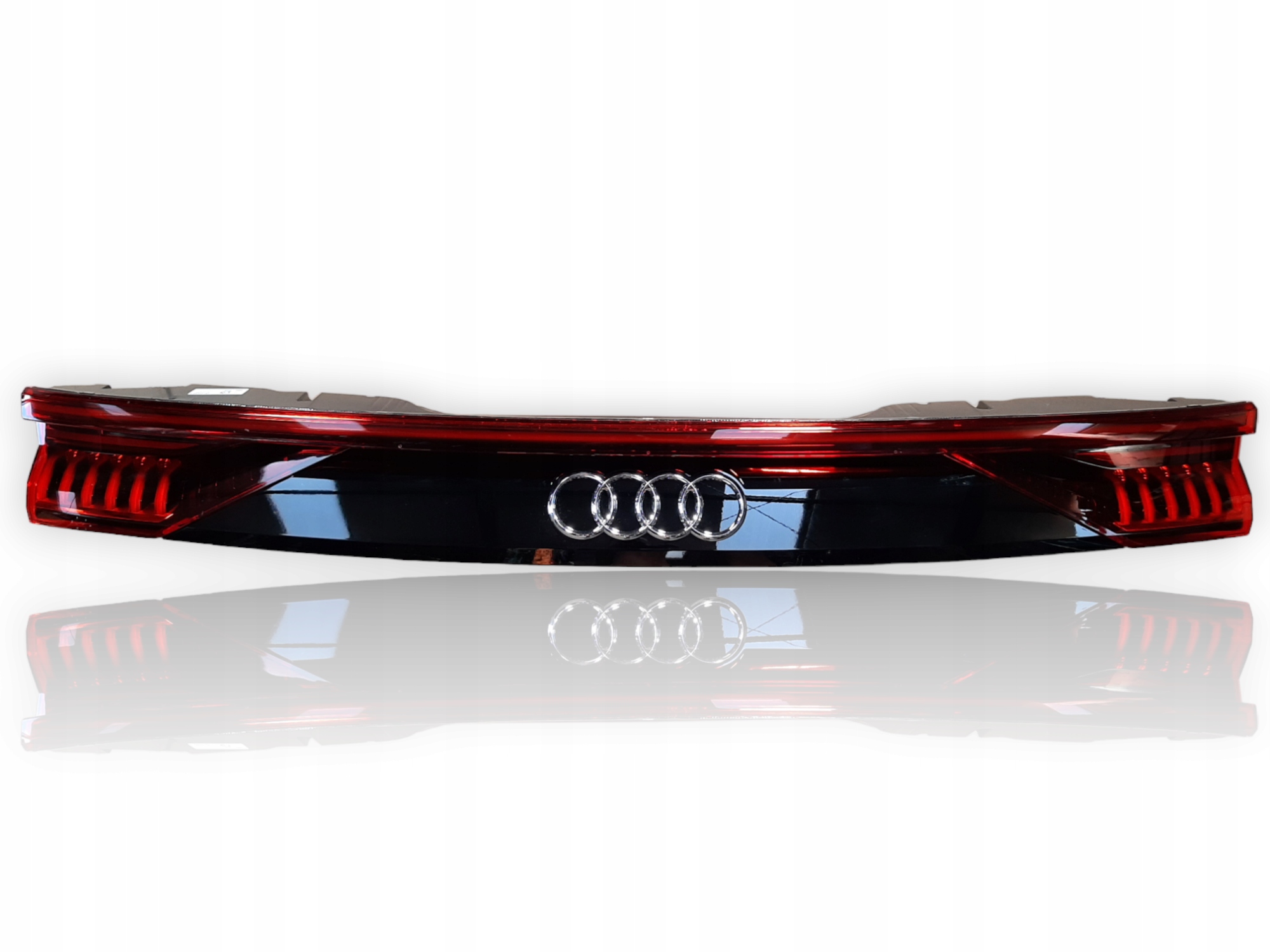 AUDI Q8 SQ8 TYLNA TYŁ LAMPA LED 4M8945695A 4M8945095N nowa