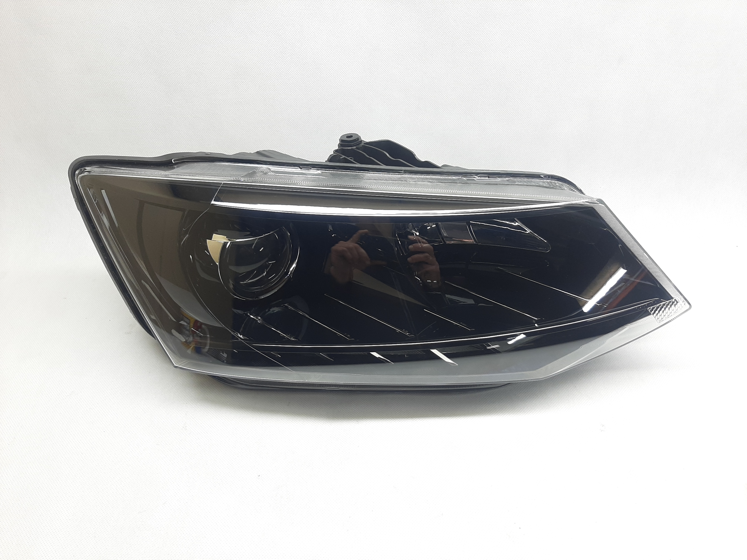 Skoda Fabia 3 Lampa prawa Reflektor 6V1941016B