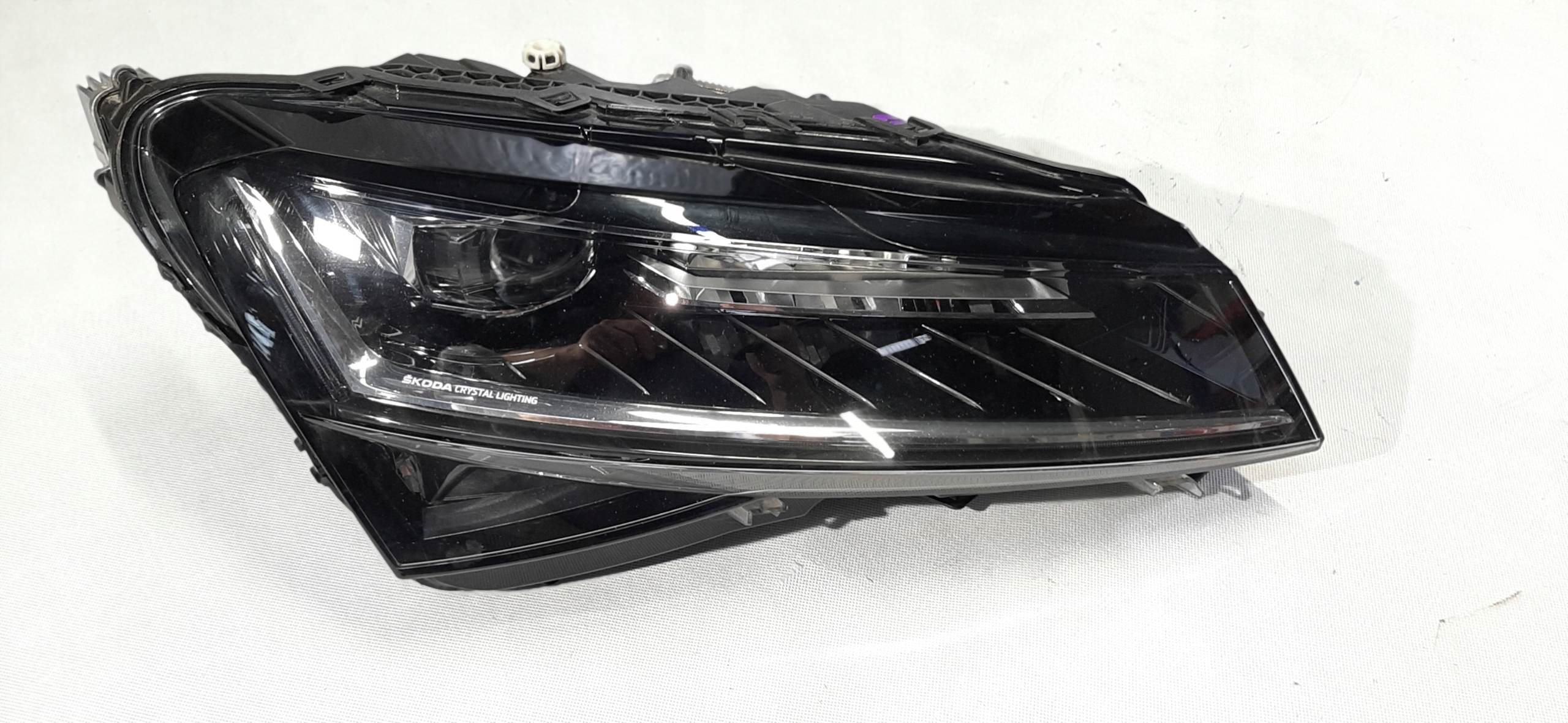 Lampa reflektor PRAWA Skoda SUPERB III 3V1941016D