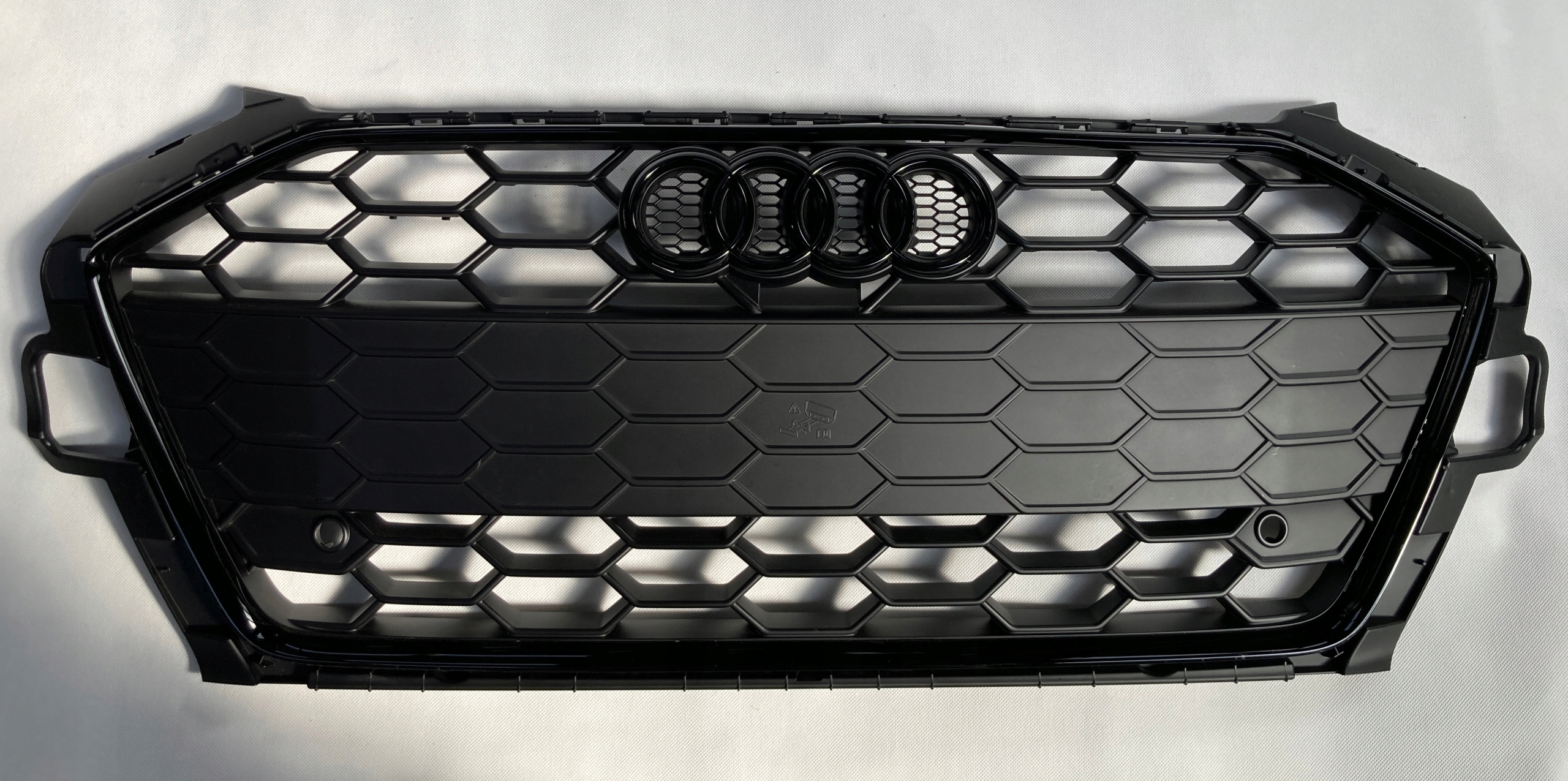 Audi A4 B9 LIFT Atrapa Grill 8W0853651EB DT NOWA