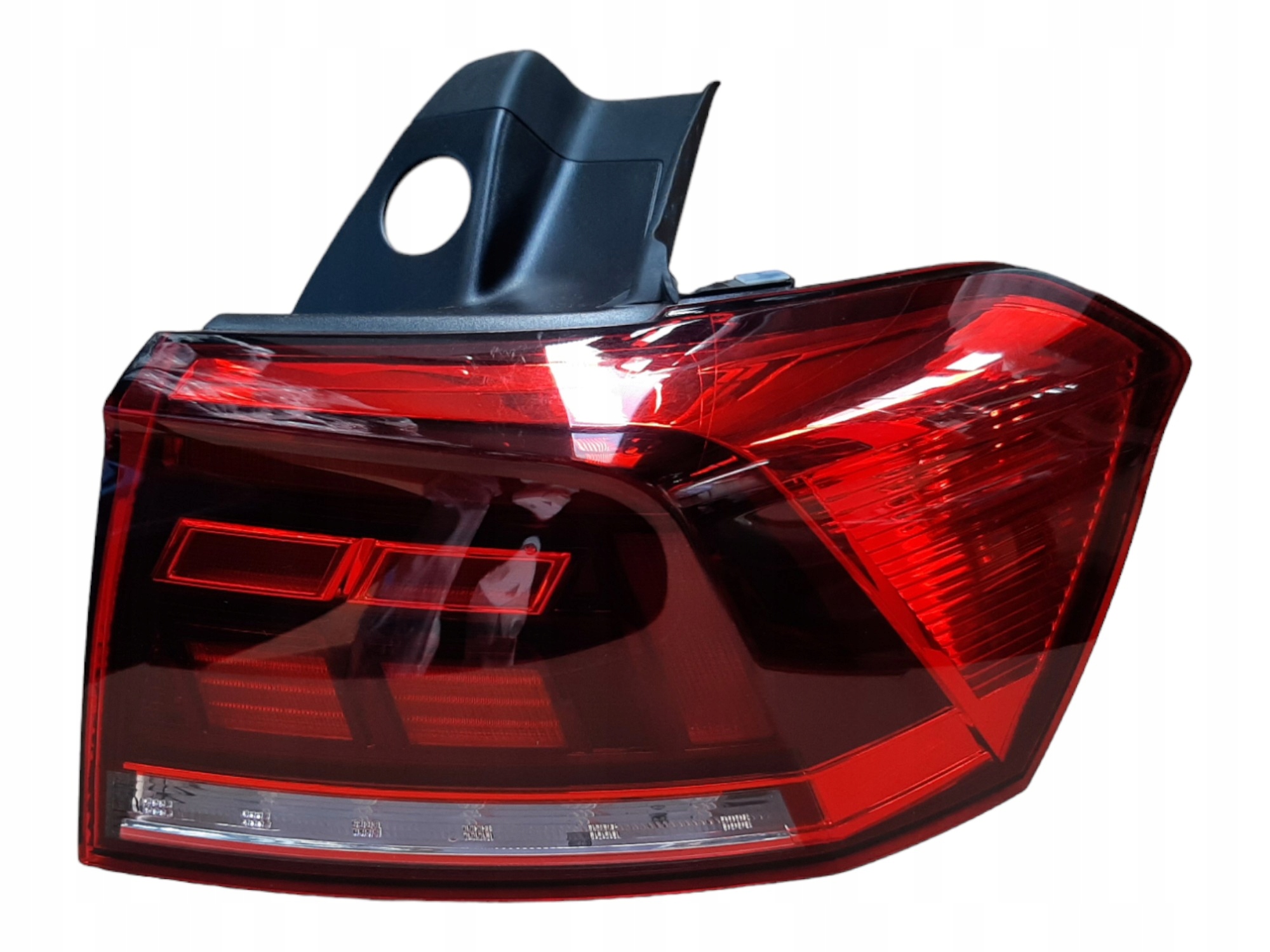 VW PASSAT B8 VARIANT LAMPA TYLNA LED PRAWA ZEWNĘTRZNA 3G9945096G