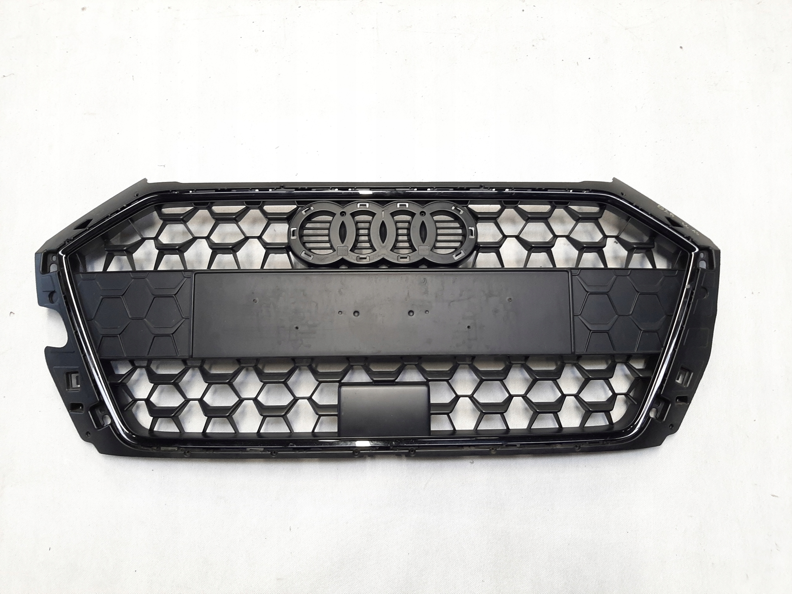 Audi A1 Atrapa Chłodnicy Grill 82A853651B 82A853651C