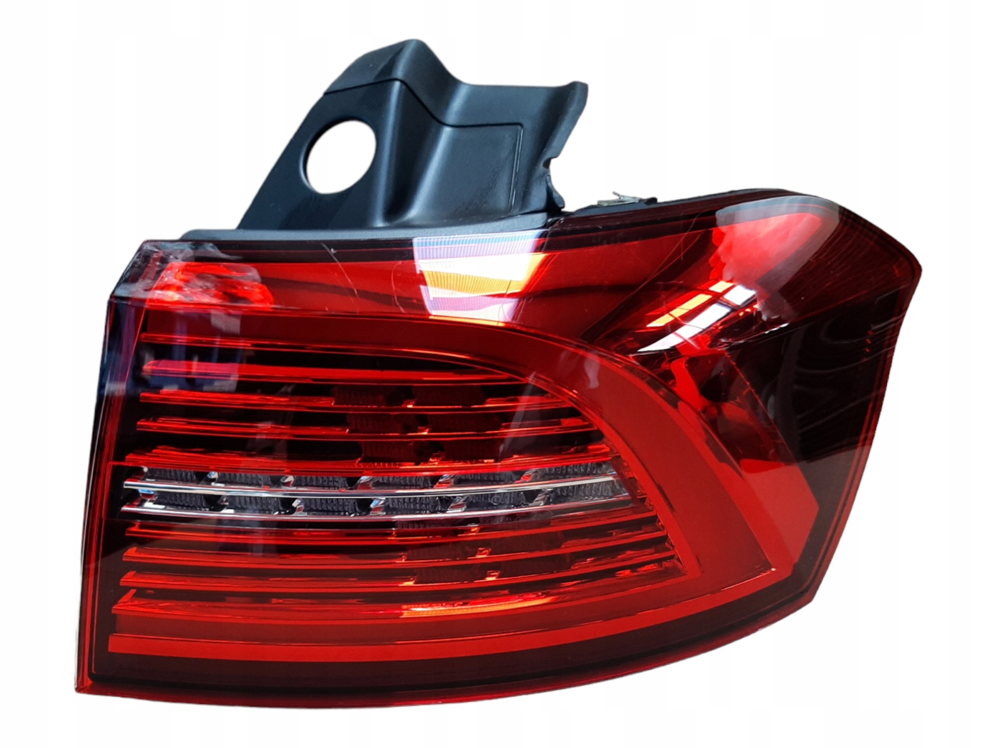 VW PASSAT B8 VARIANT LAMPA TYLNA LED PRAWA ZEWNĘTRZNA 3G9945208F