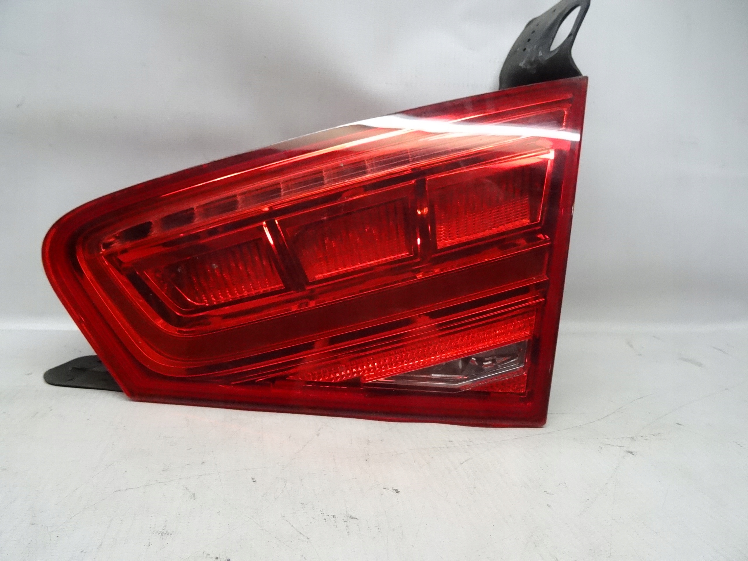 AUDI A8 S8 D4 LAMPA LED PRAWA TYLNA 4H0945094