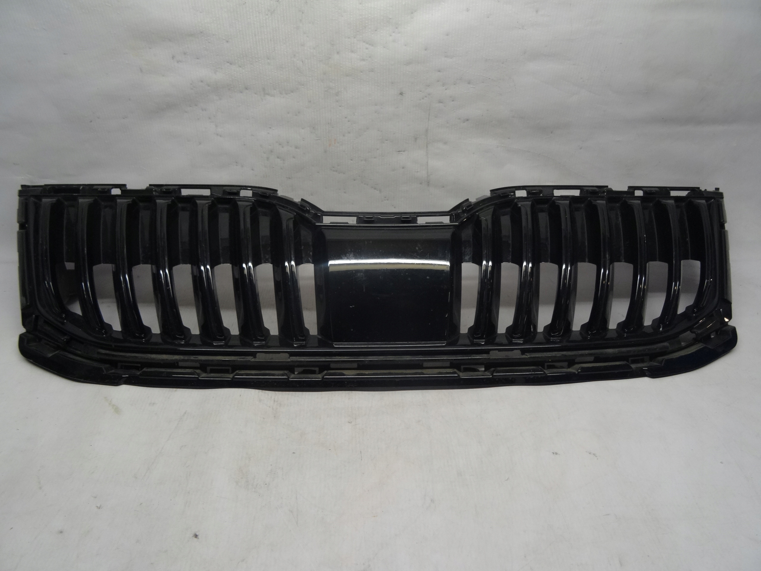 SKODA OCTAVIA III LIFT GRILL ATRAPA 5E0807724A