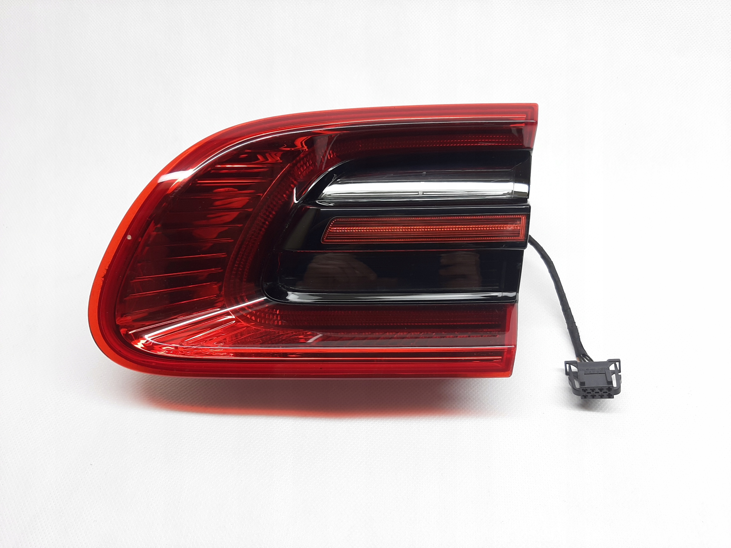 PORSCHE MACAN 95B945094AD LAMPA KLAPY TYŁ PRAWA