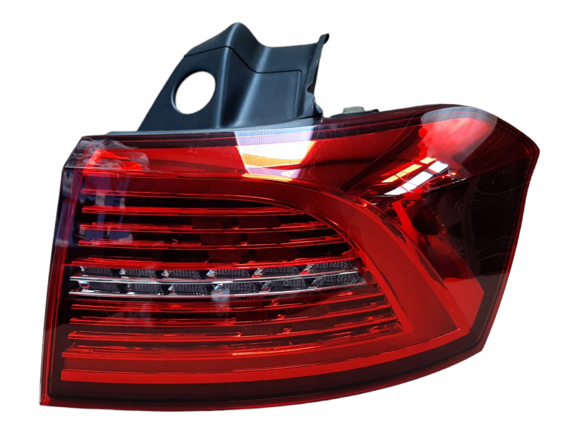 VW PASSAT B8 VARIANT LAMPA TYLNA LED PRAWA ZEWNĘTRZNA 3G9945208