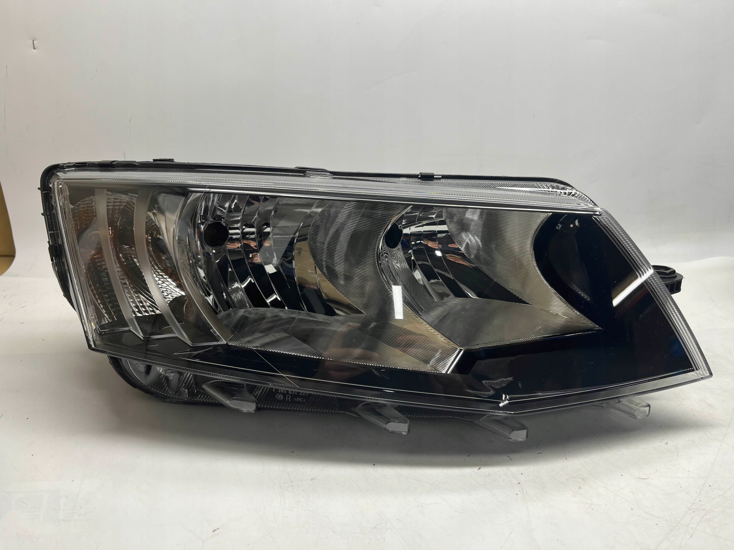 SKODA OCTAVIA 3 2014-2018 REFLEKTOR LAMPA PRAWA HALOGEN 5E1941016