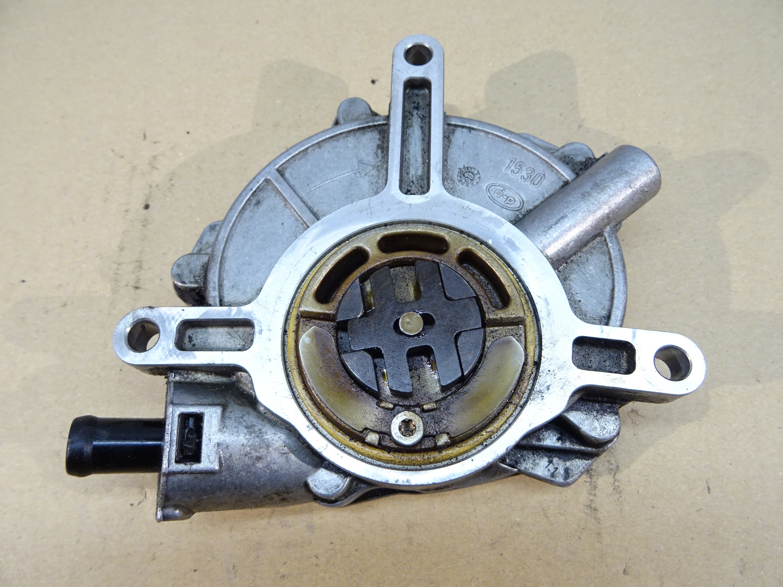 AUDI RS6 C6 5.0 TFSI POMPA VACUUM 07L145100B