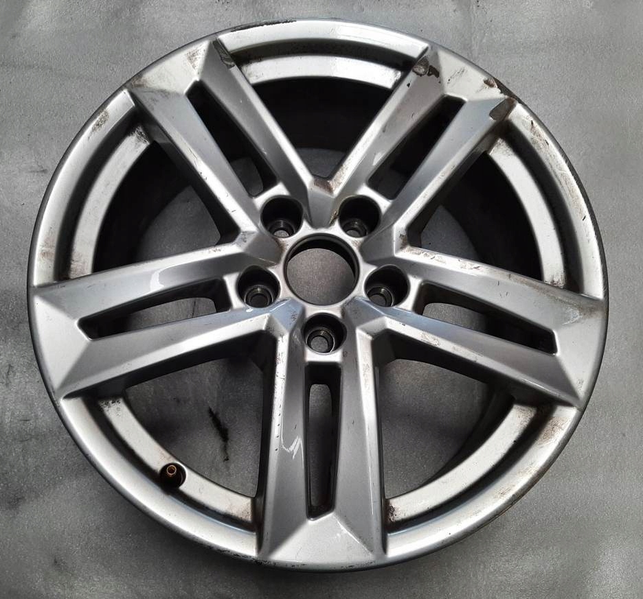 Audi A4 B9 A5 Alufelga Felga 17" 8W0601025P