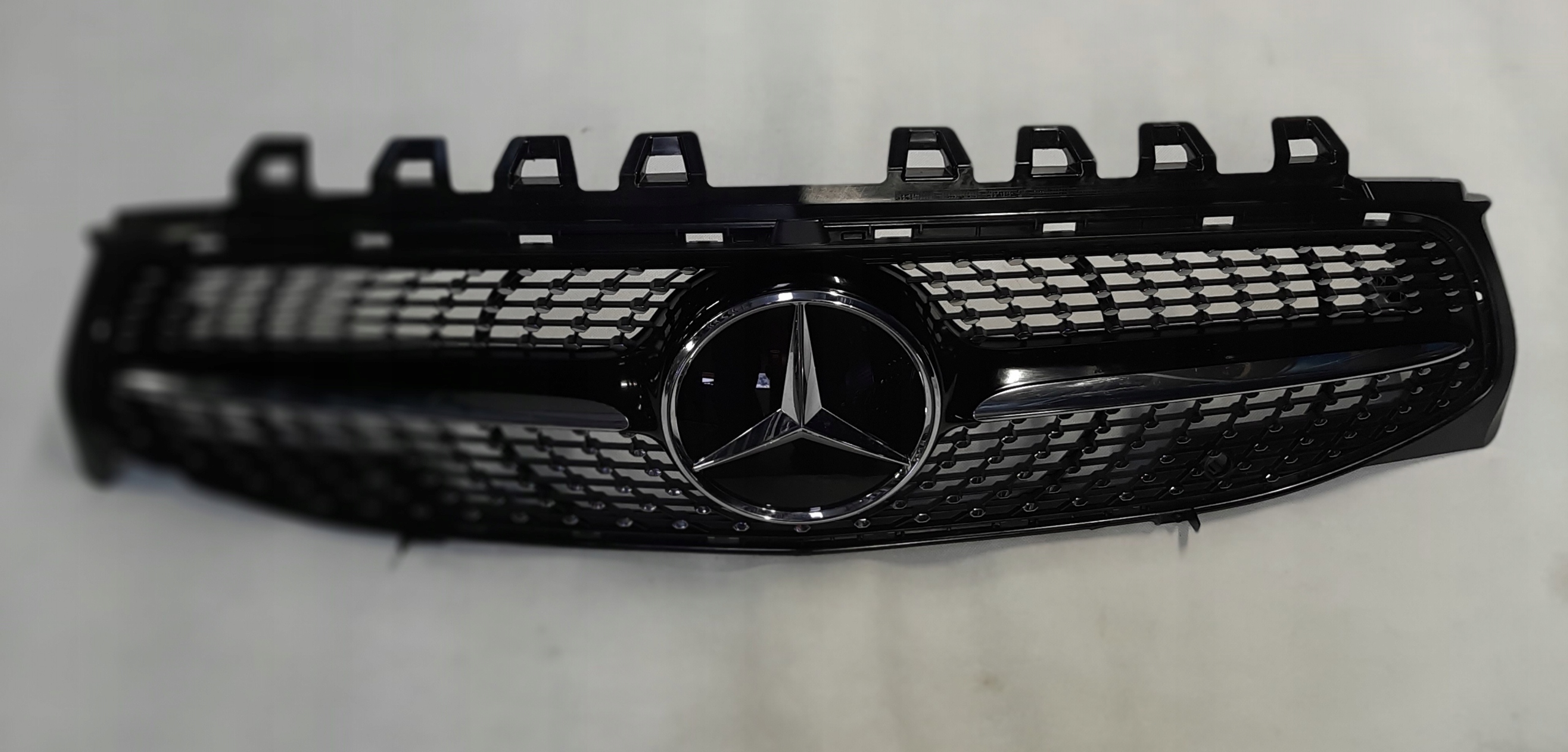 Mercedes-Benz CLA Grill Atrapa NOWA A1188880000