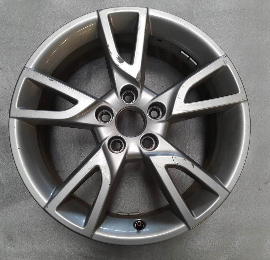 Audi Q3 Alufelga Felga 17" 8U0071497